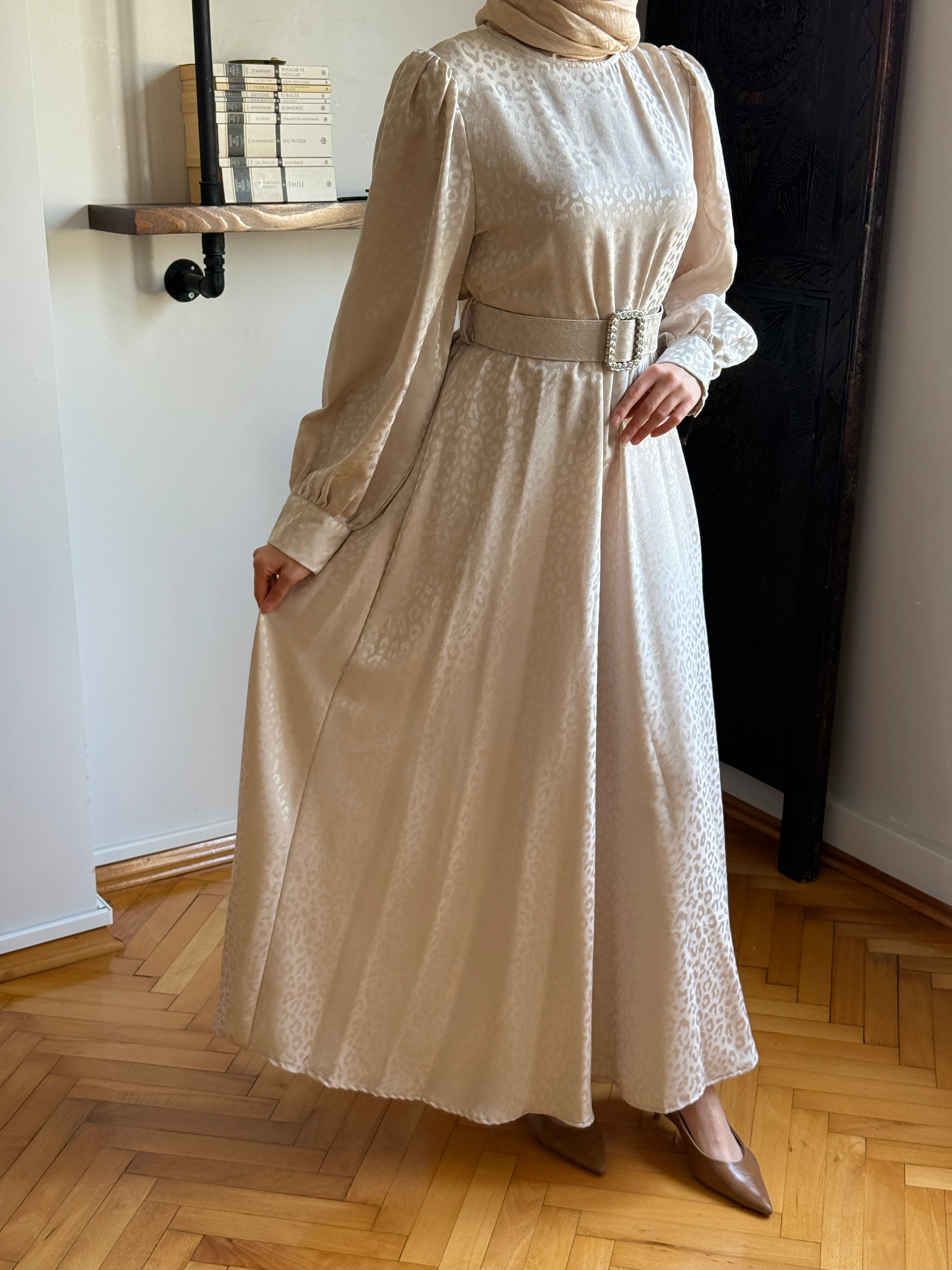 Kaplama Kemerli Bel Büzgülü Leopar Saten Elbise 1836 NAVRA | FENDEL