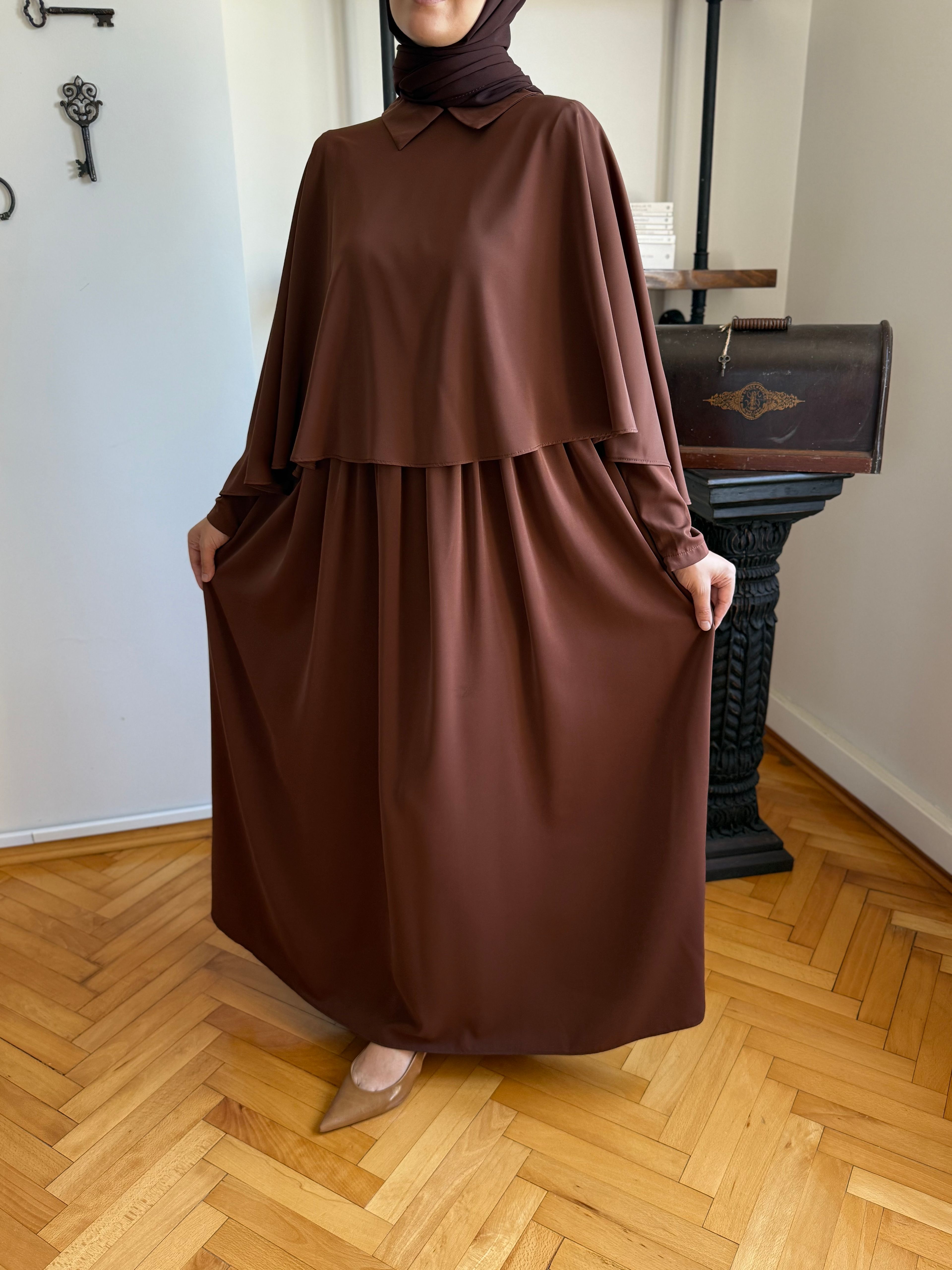 Pelerinli Elbise 5084