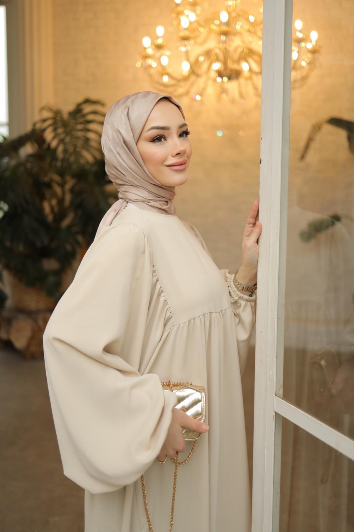 Açık Bej Tesettür Balon Kollu Oversize Elbise Standart Beden ( 36 - 42 ) Uyumludur 1692