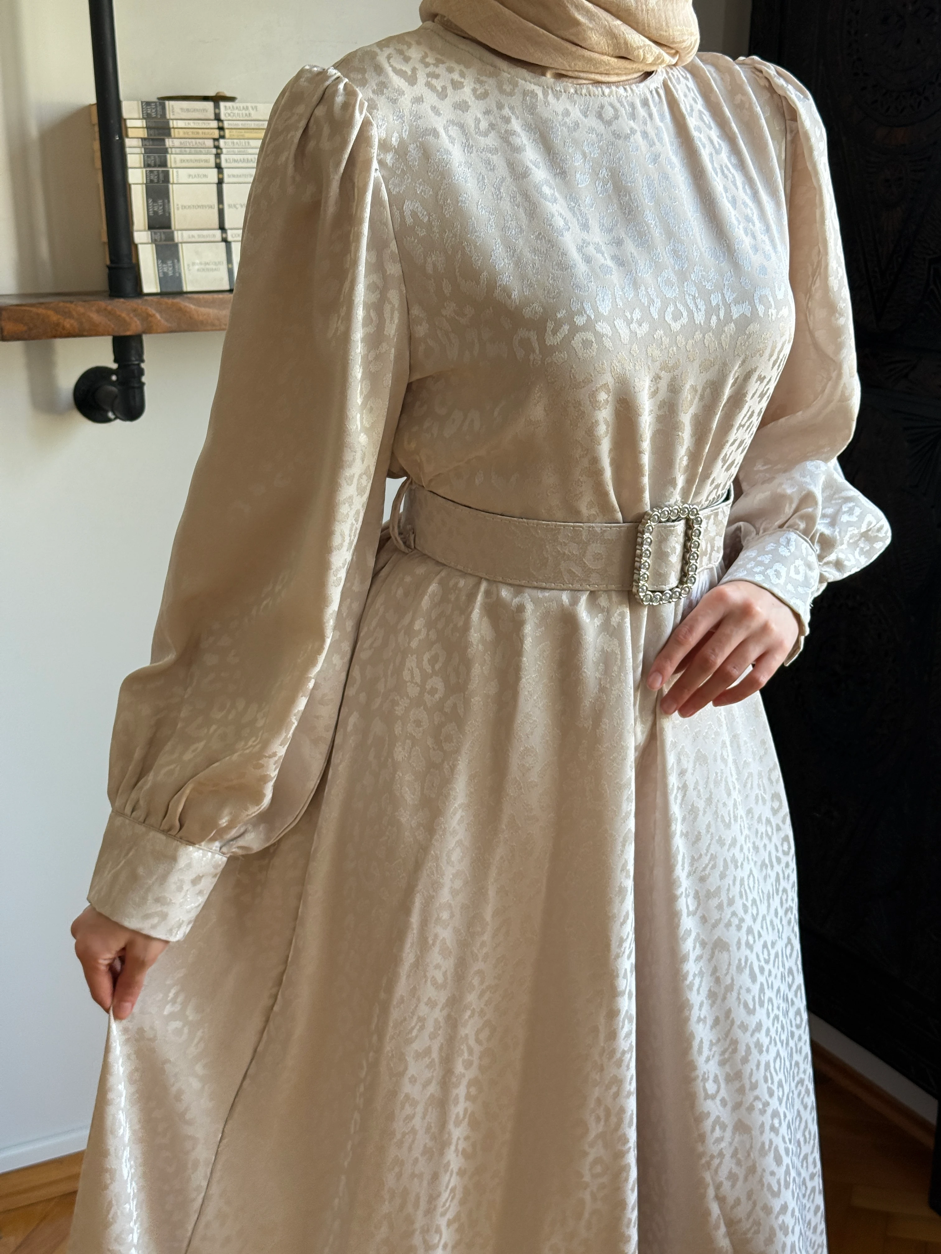 Kaplama Kemerli Bel Büzgülü Leopar Saten Elbise 1836 NAVRA | FENDEL