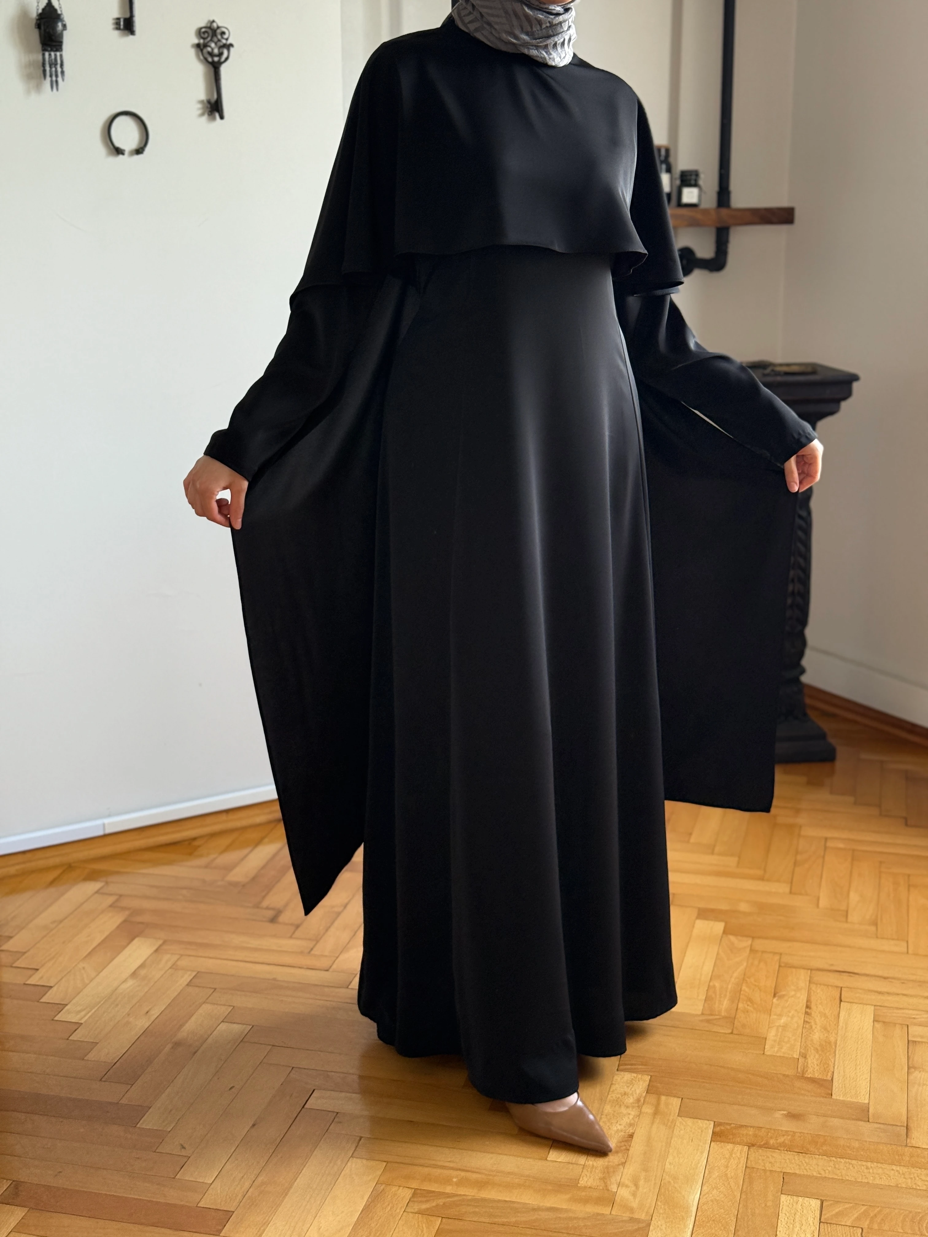 Pelerinli Bel Bağlamalı Elbise 1002 NAVRA | FENDEL - siyah