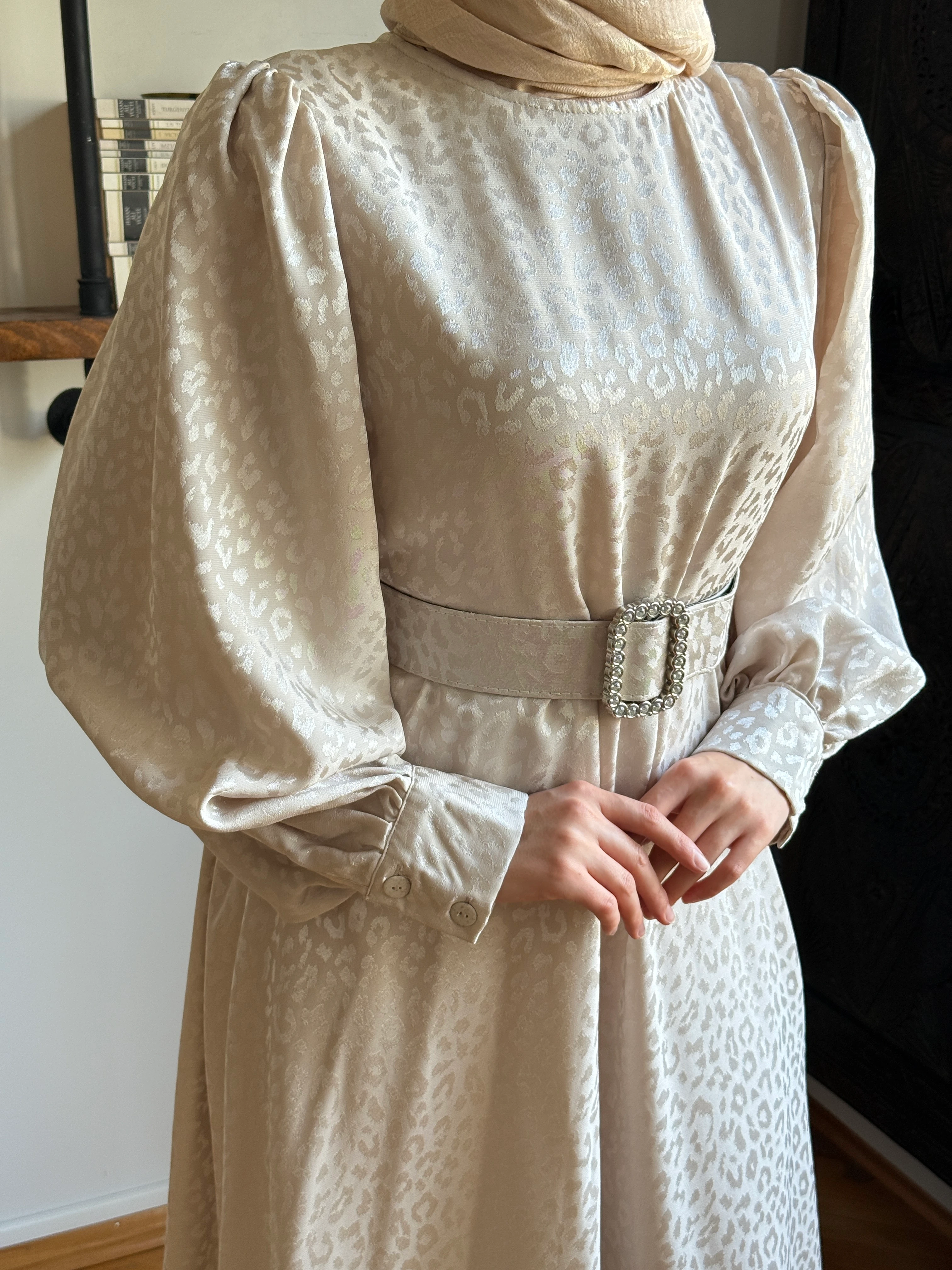 Kaplama Kemerli Bel Büzgülü Leopar Saten Elbise 1836 NAVRA | FENDEL