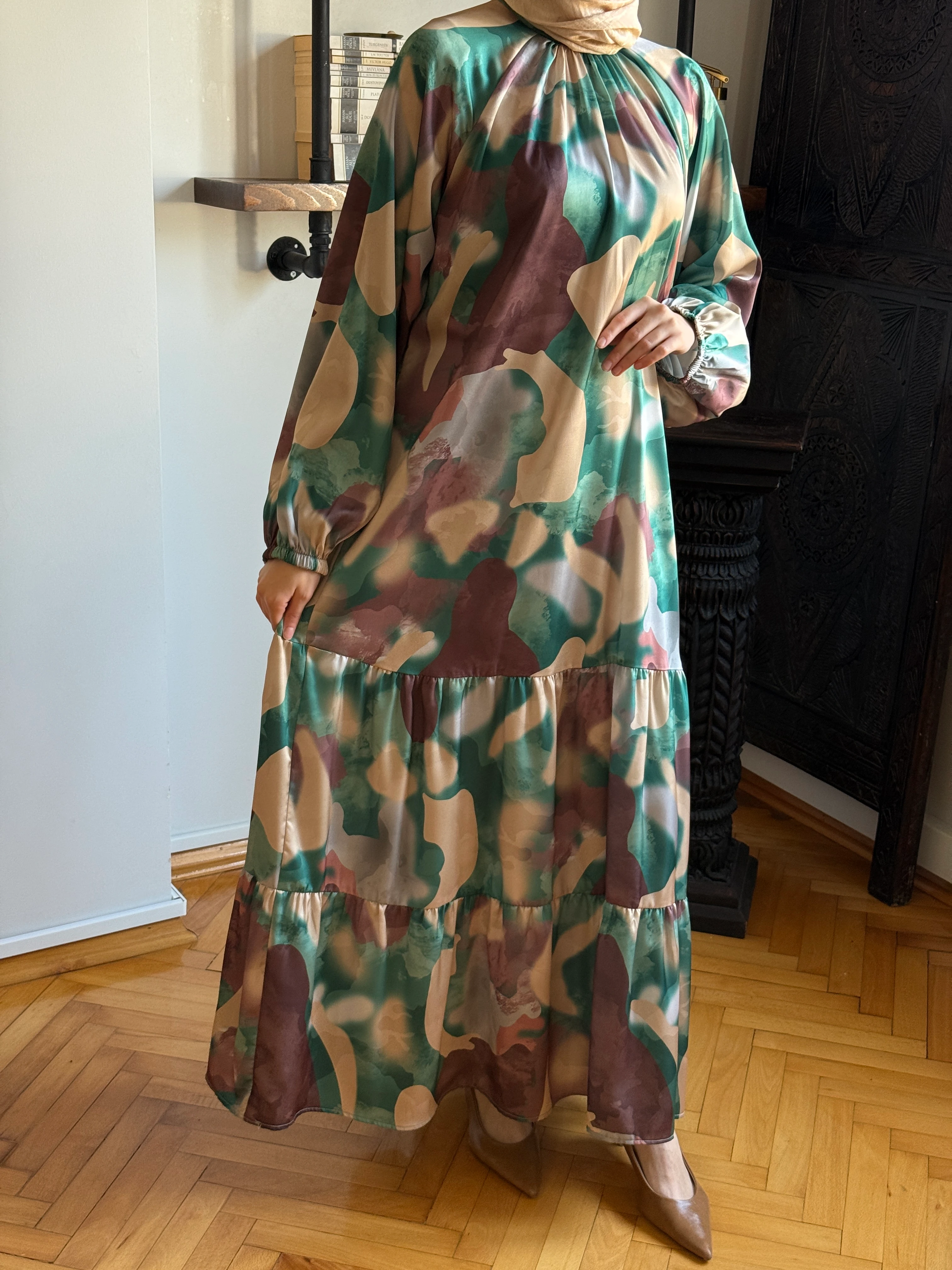 Reglan Kol Yaka Biyeli Desenli Saten Elbise 1876 NAVRA | FENDEL