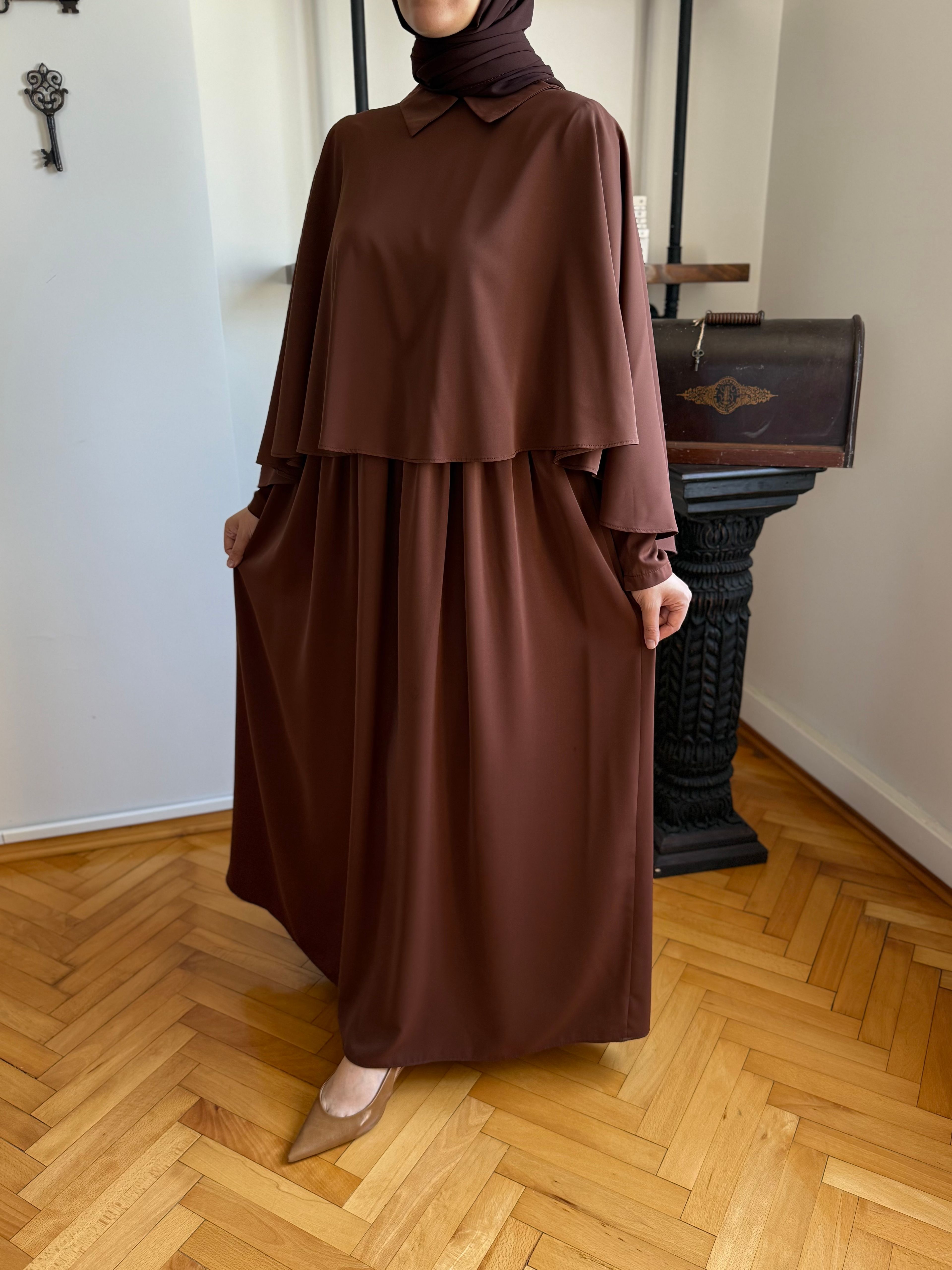 Pelerinli Elbise 5084