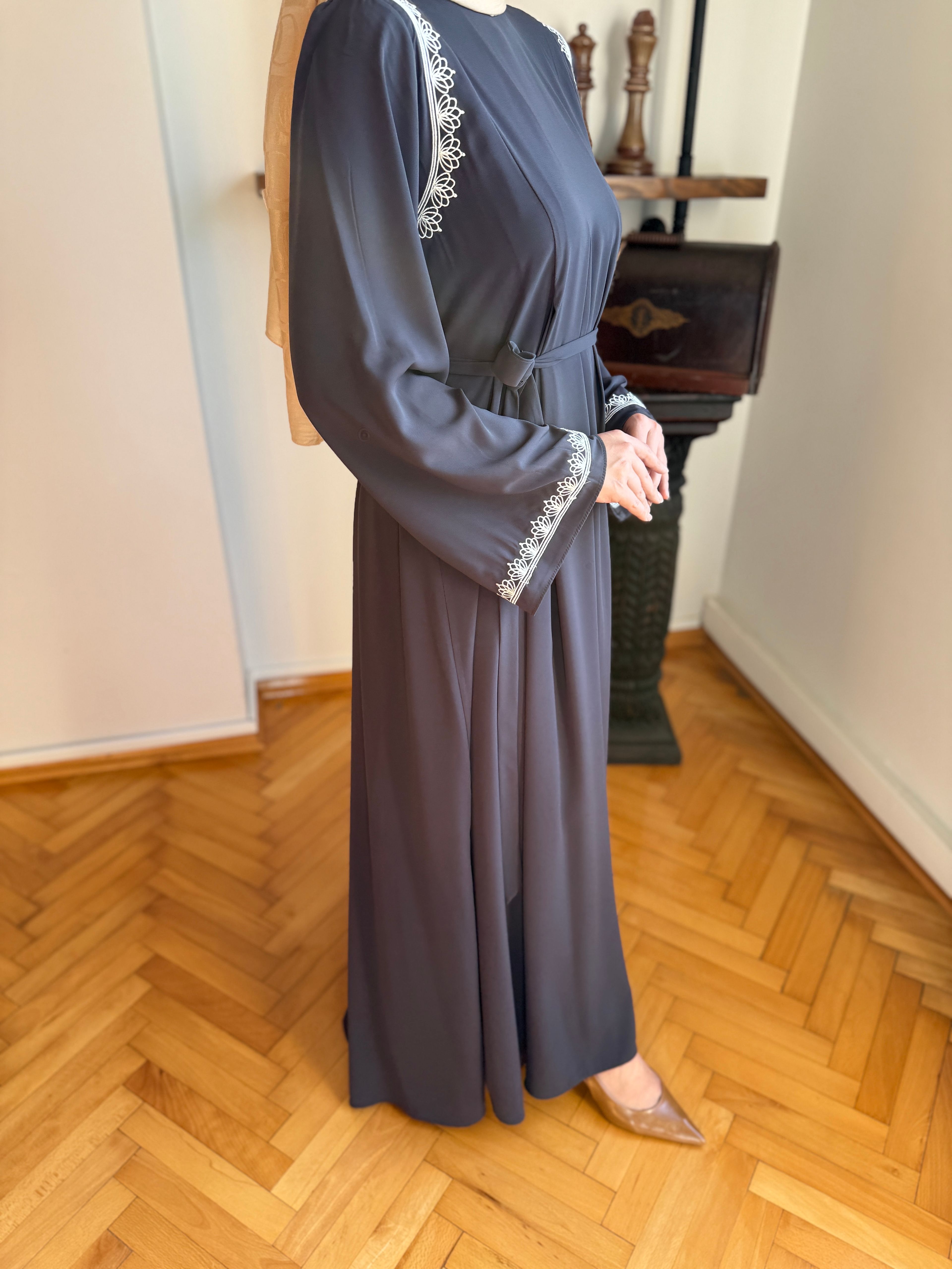 Abaya Kol Nakışlı Medine İpeği Elbise Nsr5060