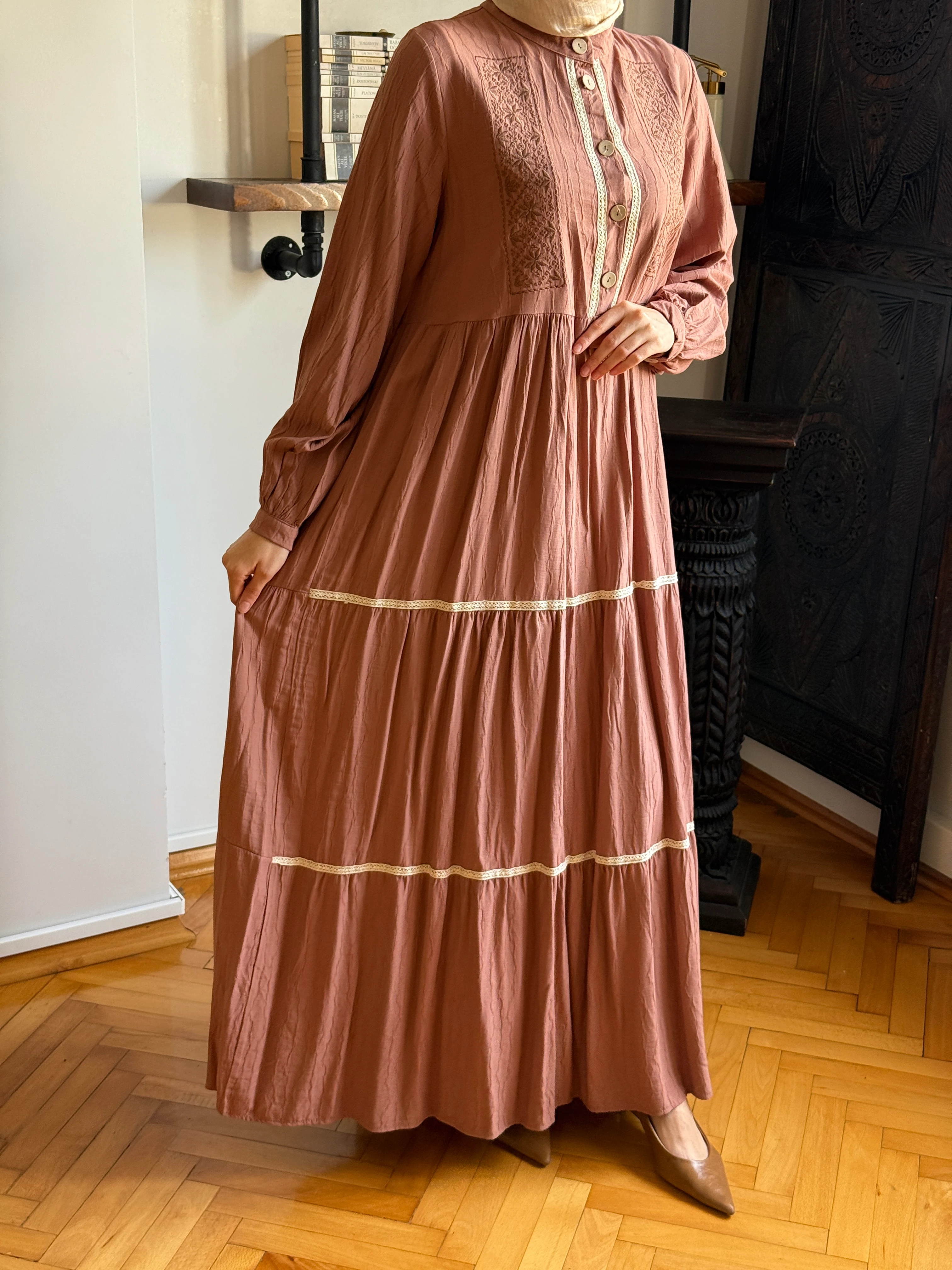 Nakış ve Dantelli Yarım Pat Menekşe Elbise 1683 NAVRA | FENDEL