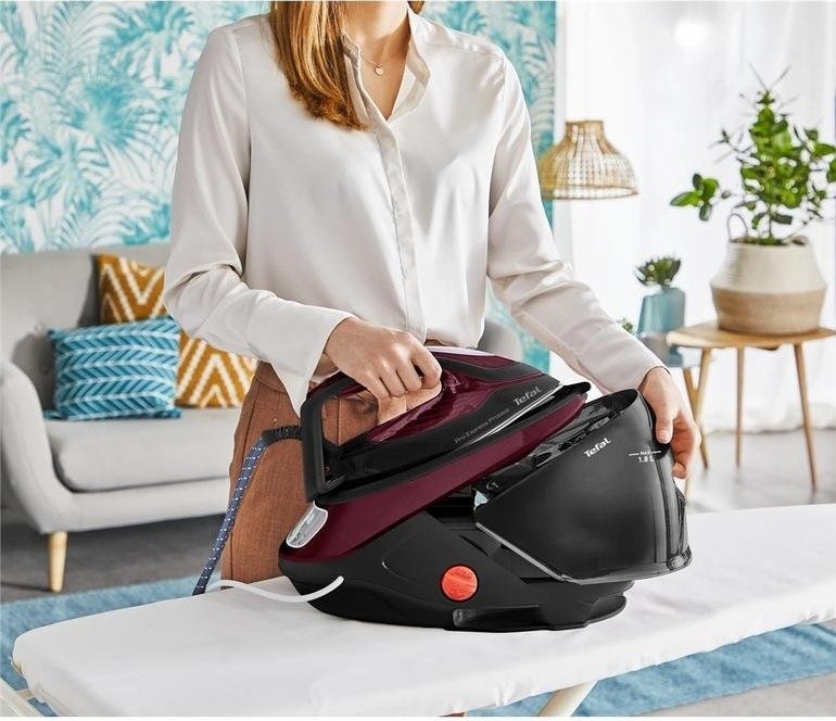 Tefal GV9230 Pro Express 2600 W Buharlı Kazanlı Ütü Bordo - Siyah