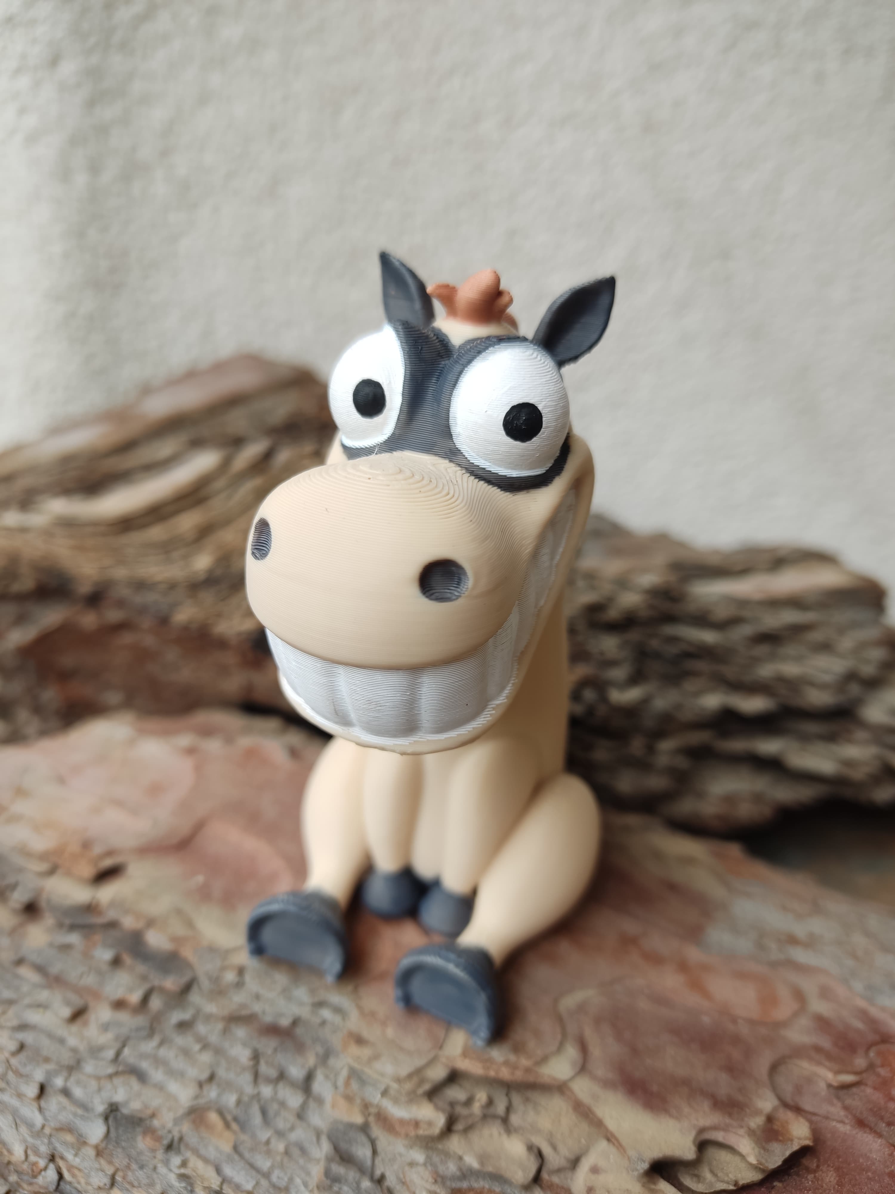 3D Sabit Yapılı Çılgın Gülümseyen At Figürü - Bej Renkli Komik Hayvan Oyuncağı, Dekoratif Sevimli Obje