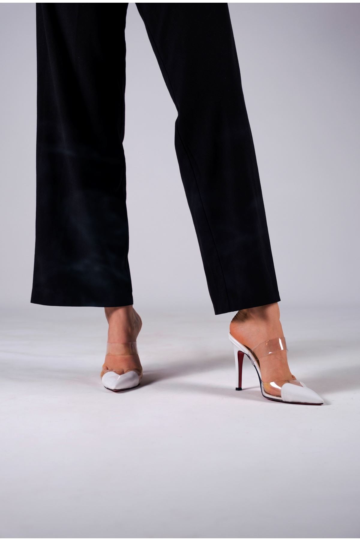 Beyaz Rugan Şeffaf Kadın İnce Topuklu Ayakkabı Stiletto Vario