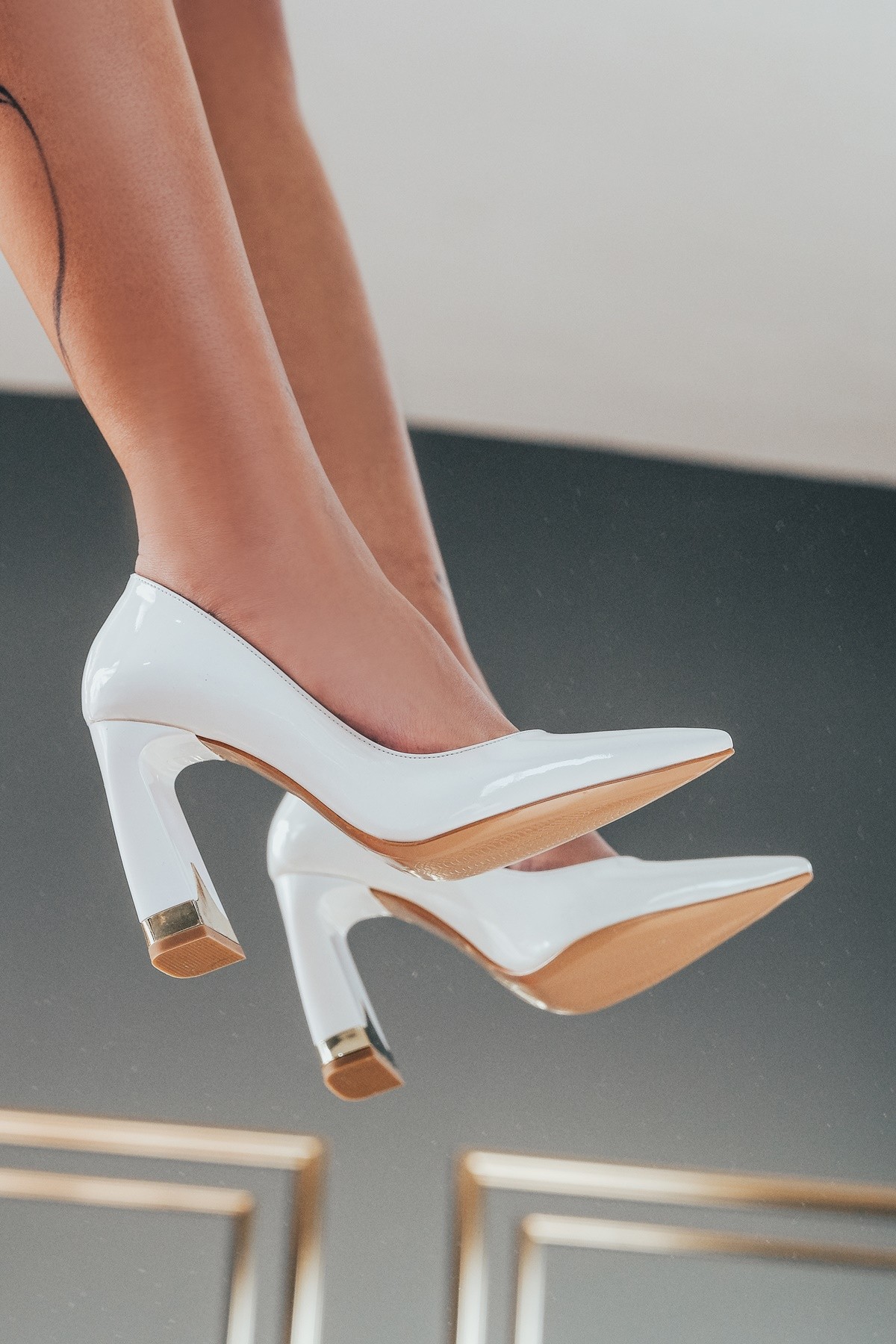 Beyaz Rugan Tasarım Topuklu Kadın Stiletto Harly