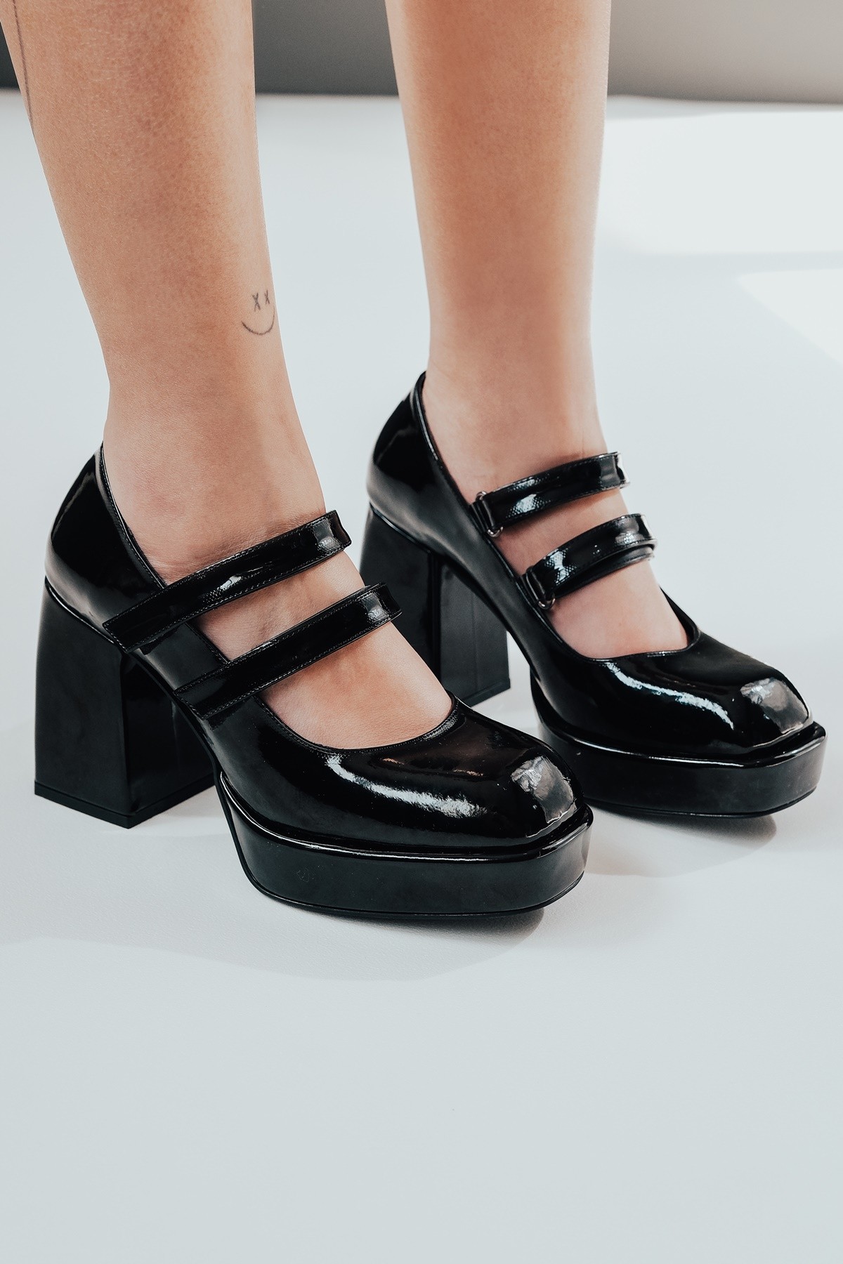 Siyah Rugan Çift Cırtlı Kadın Platform Topuklu Ayakkabı Girona