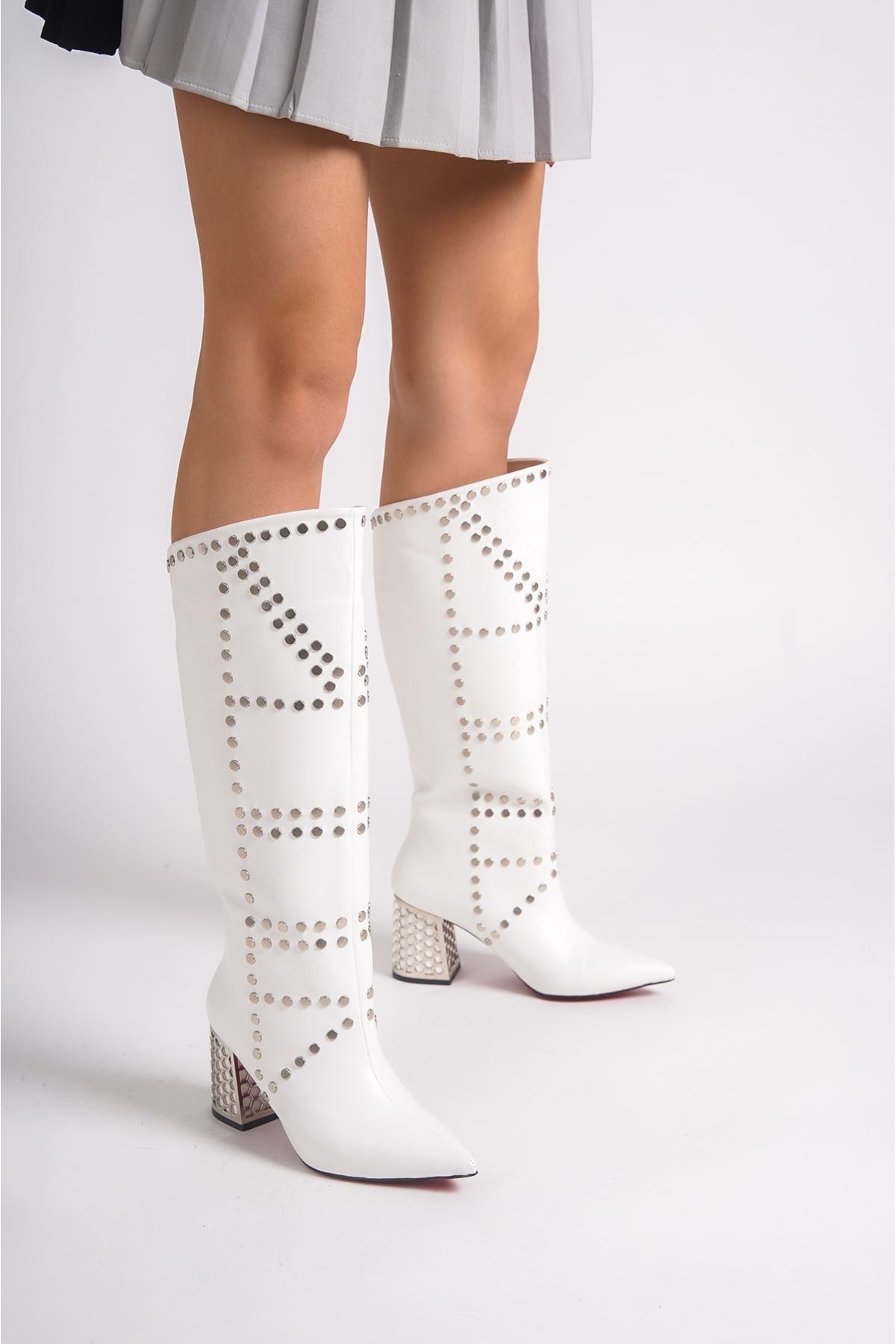 Beyaz Özel Tasarım Trok Detaylı Kadın Çizme Alçak Topuklu Ayakkabı Lotus