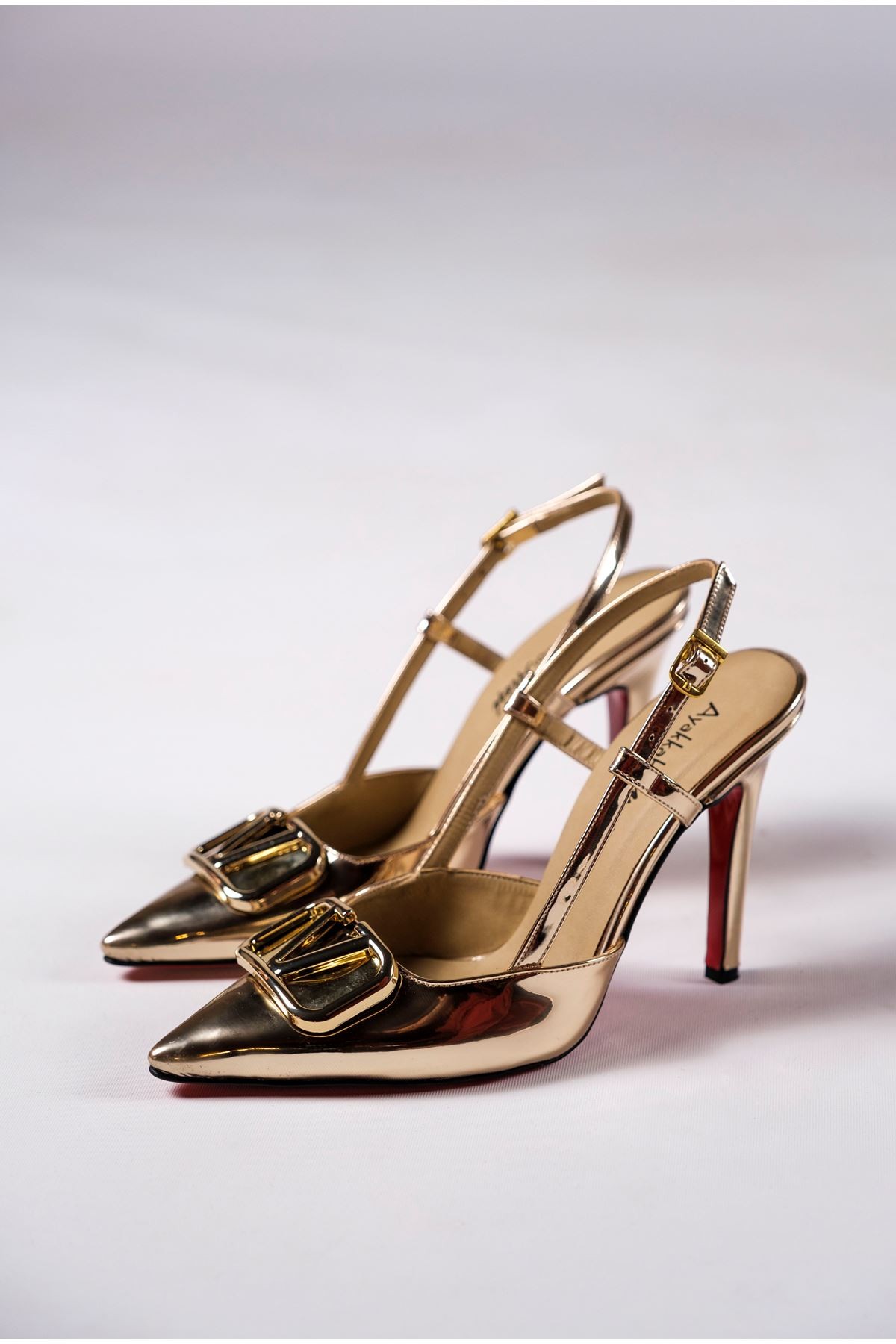 Altın Ayna Tokalı Kadın Topuklu Özel Tasarım Ayakkabı Stiletto Kajino