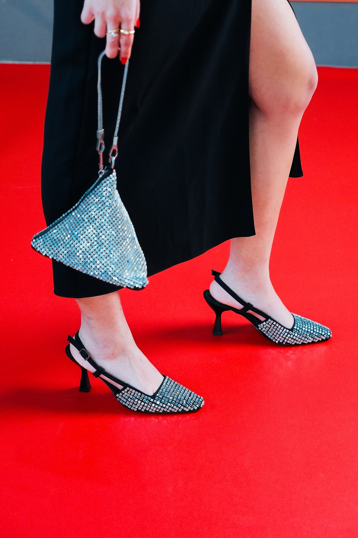 Siyah Siyah Gümüş Parıltı Taşlı Tasarım Topuklu Ayakkabı Giroa