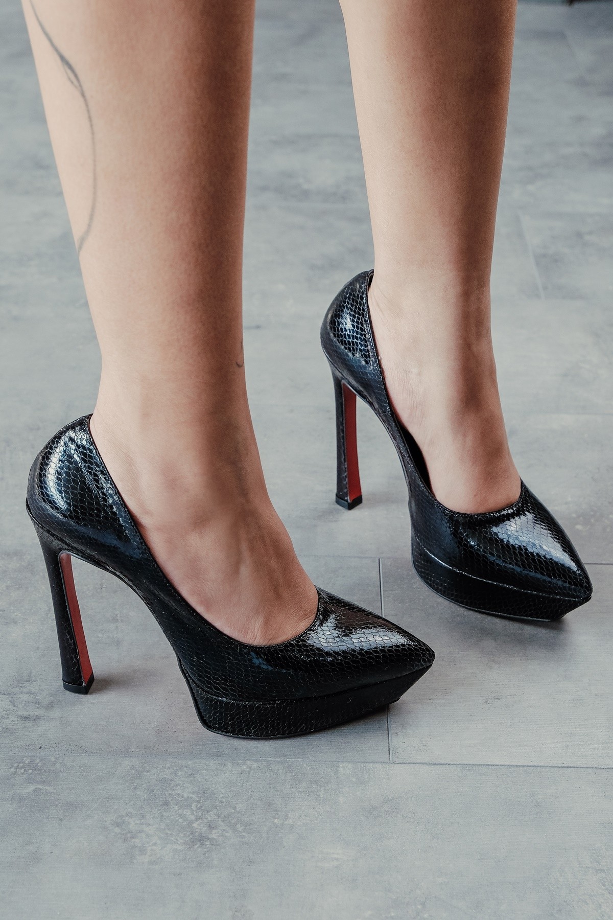 Siyah Yılan Platformlu Kadın Topuklu Ayakkabı Siena