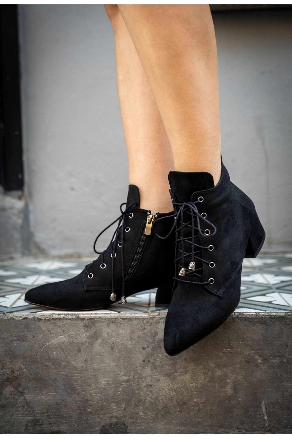Siyah Süet Tasarım Alçak Topuklu Kadın Ayakkabı Marea
