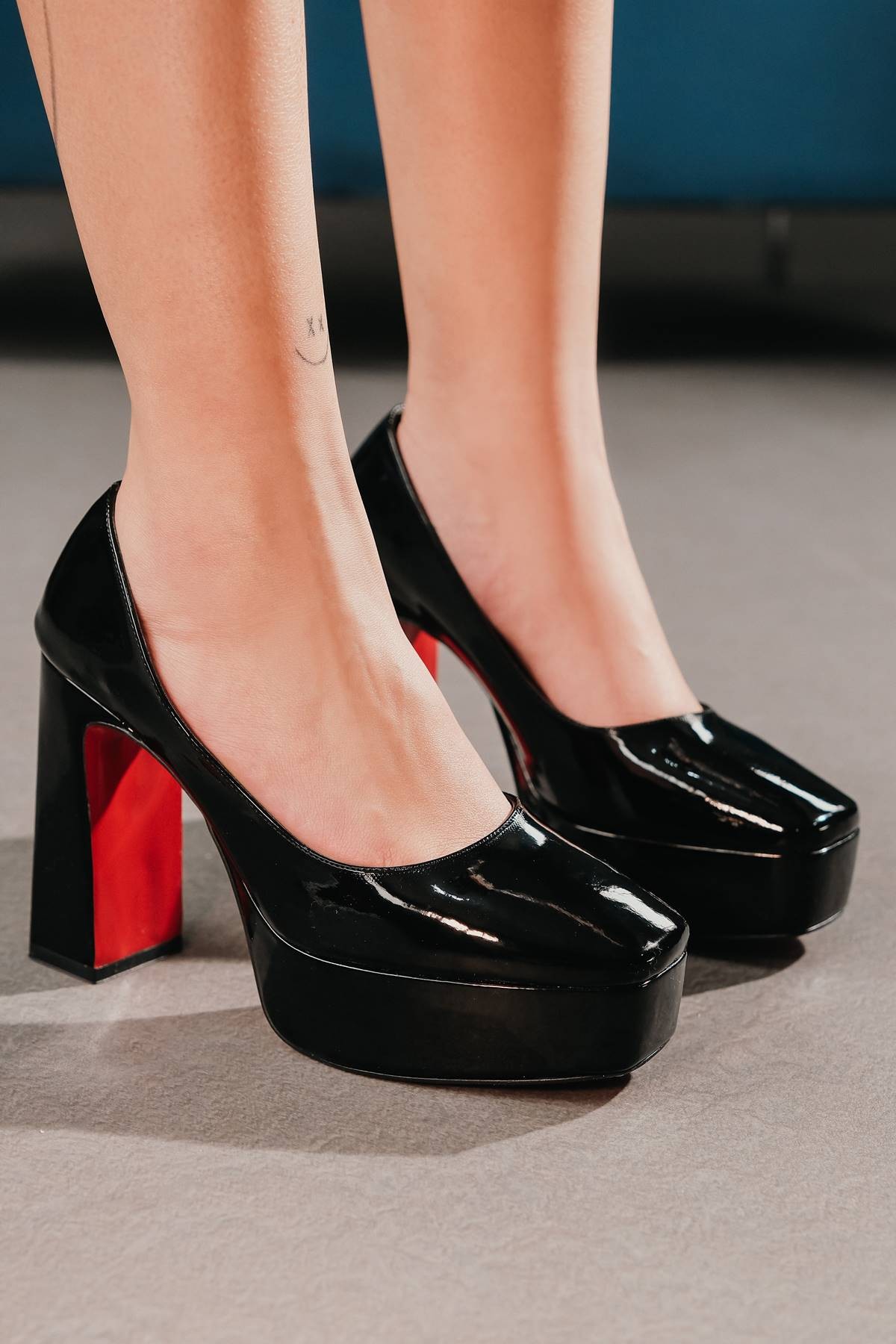 Siyah Rugan Kadın Kalın Topuklu Ayakkabı Ecovan