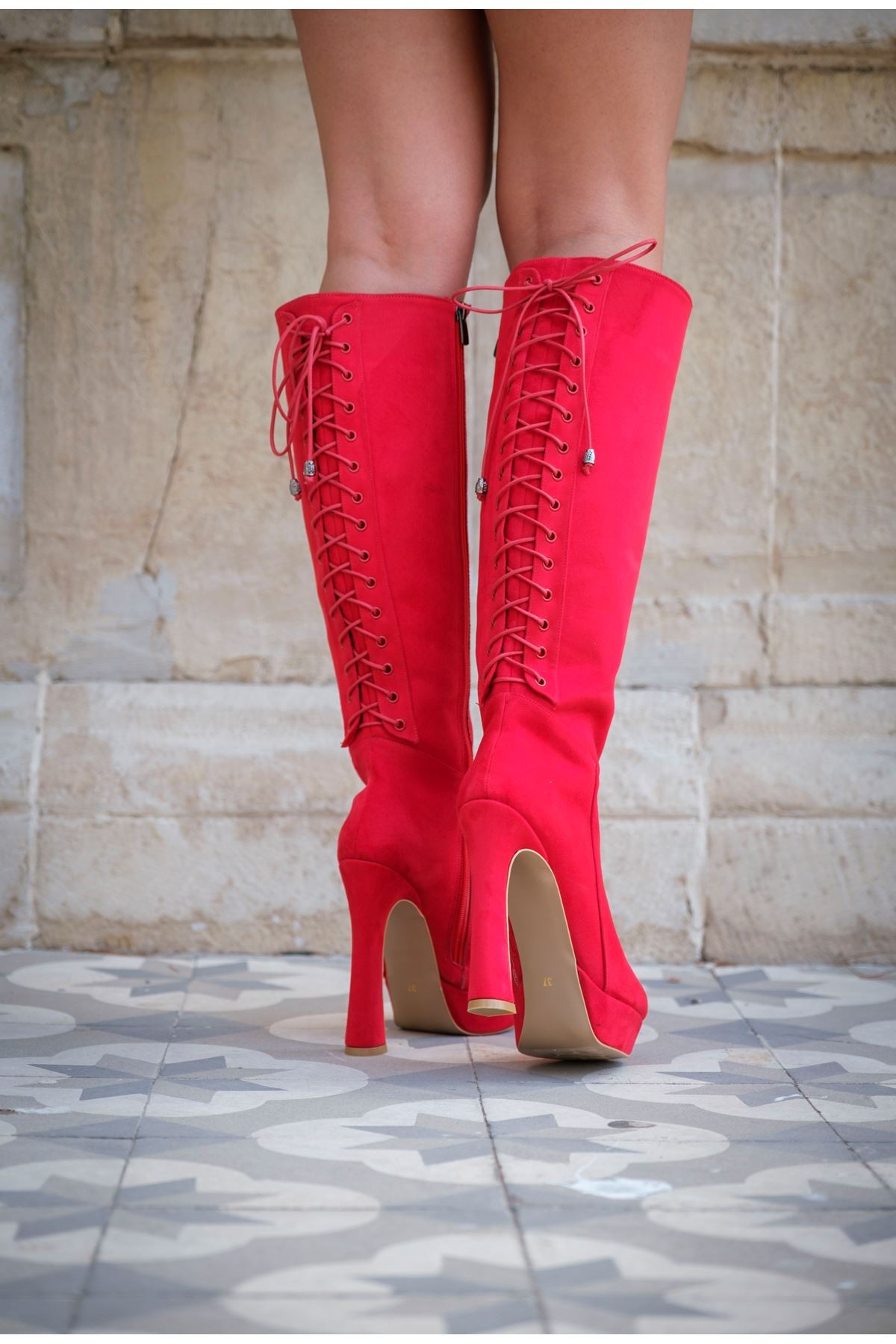 Kırmızı Tessi Topuklu Kadın Çizme