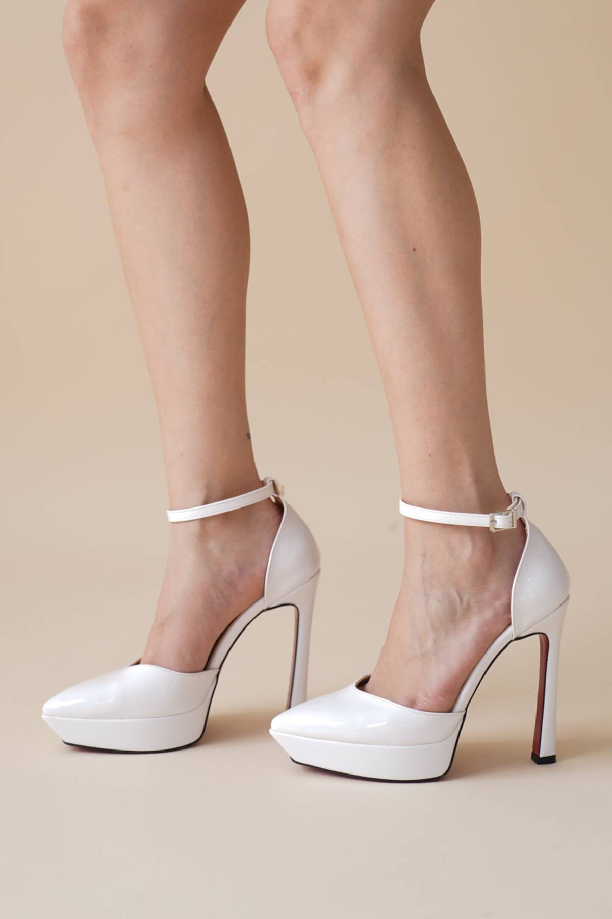 Beyaz Rugan Baretli Kadın Platform Topuklu Ayakkabı Accies 