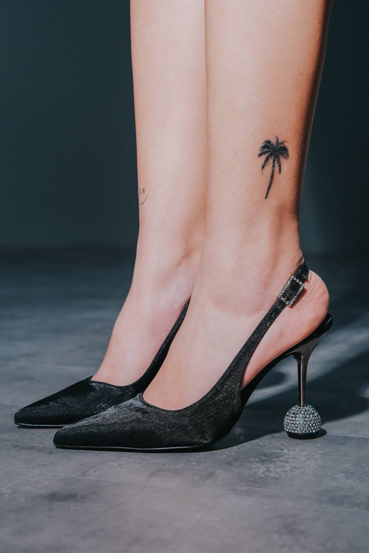 Siyah Parlak Saten Kadın Taş Topuklu Ayakkabı Ciane