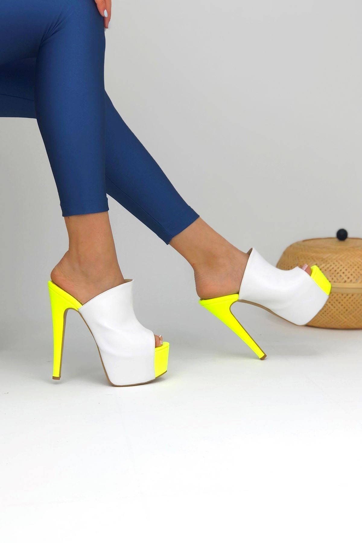 Beyaz Sarı Simsi Kadın Topuklu Ayakkkabı