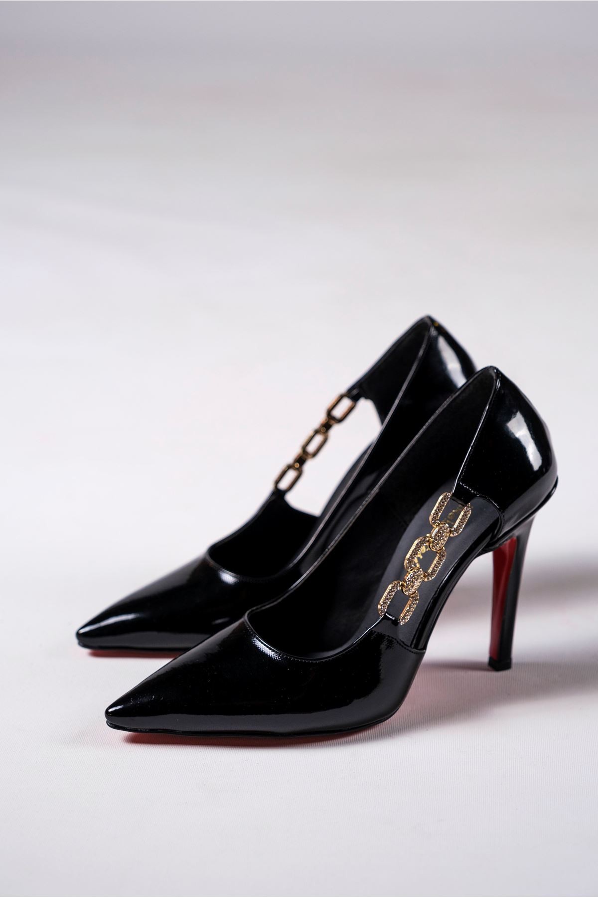 Siyah Rugan Siyah Rugan Taşlı Tokalı Tasarım Kadın İnce Topuklu Tokalı Ayakkabı Esta