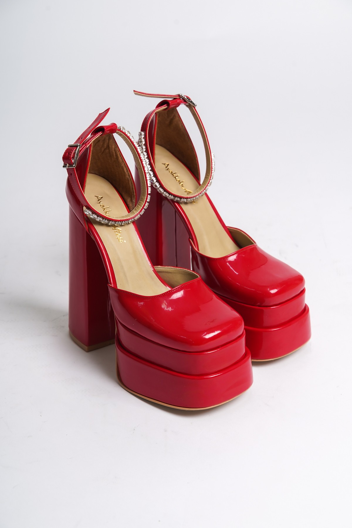 Kırmızı Rugan Çift Platform Özel Tasarım Nikah Ve Gelinlik Yüksek Topuklu Kadın Ayakkabısı Deneme