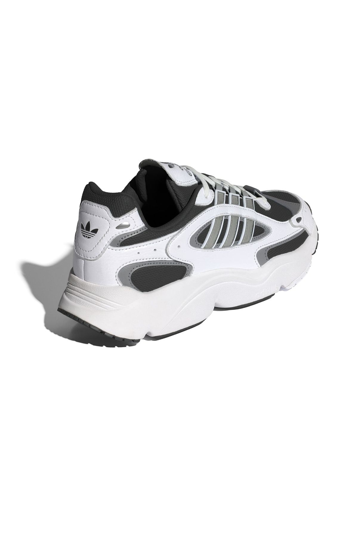 ID5704-E adidas Ozmıllen Erkek Spor Ayakkabı Beyaz