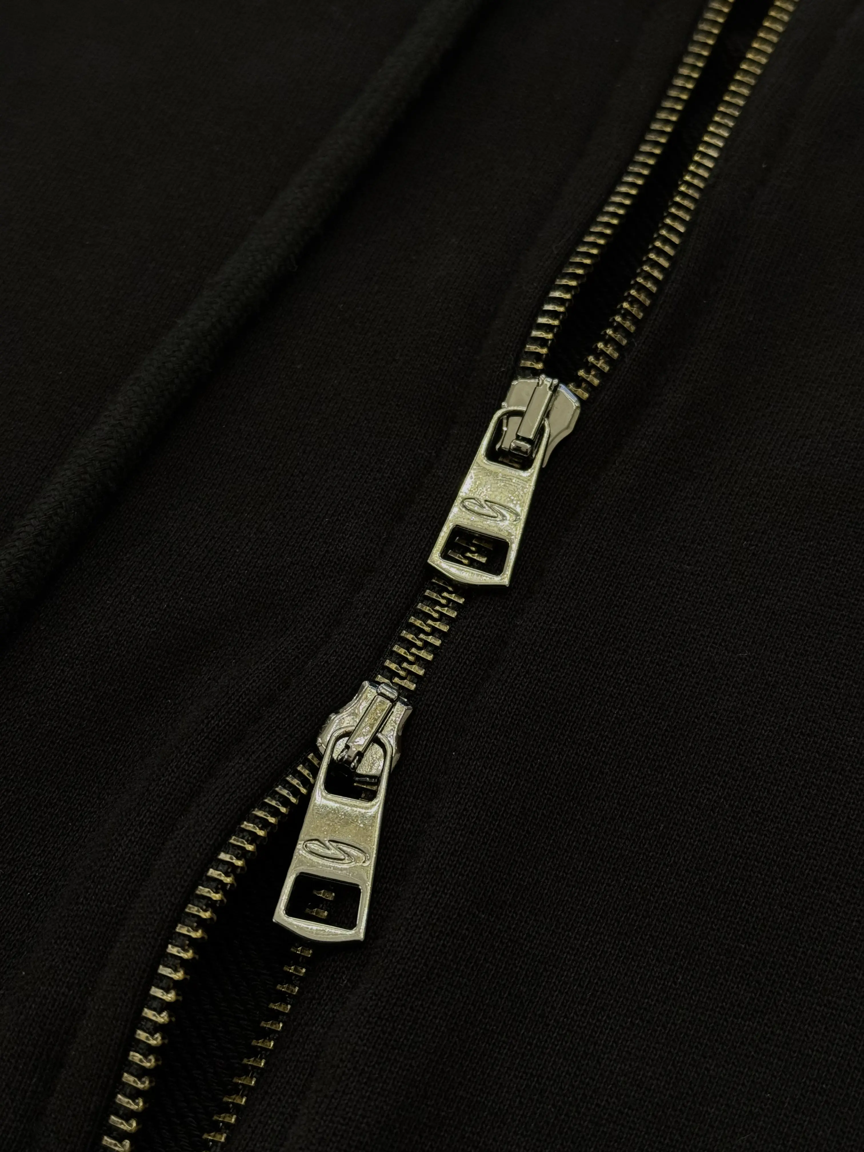 911 Premium Oversize Zipper