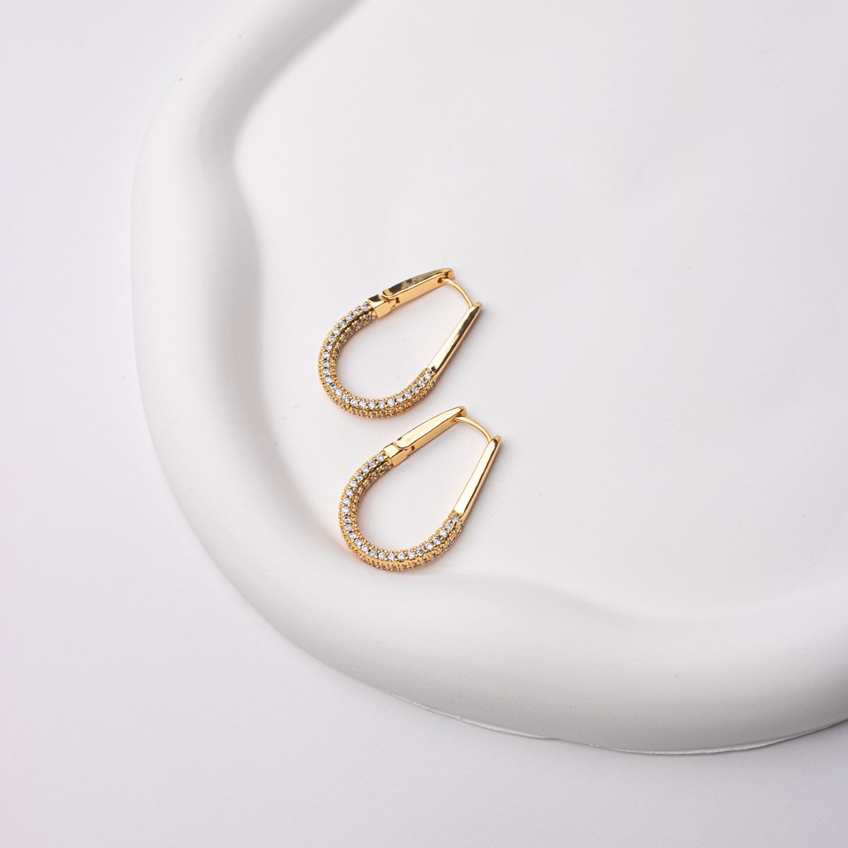 Zirkon Taşlı Uzun Oval Gold Küpe