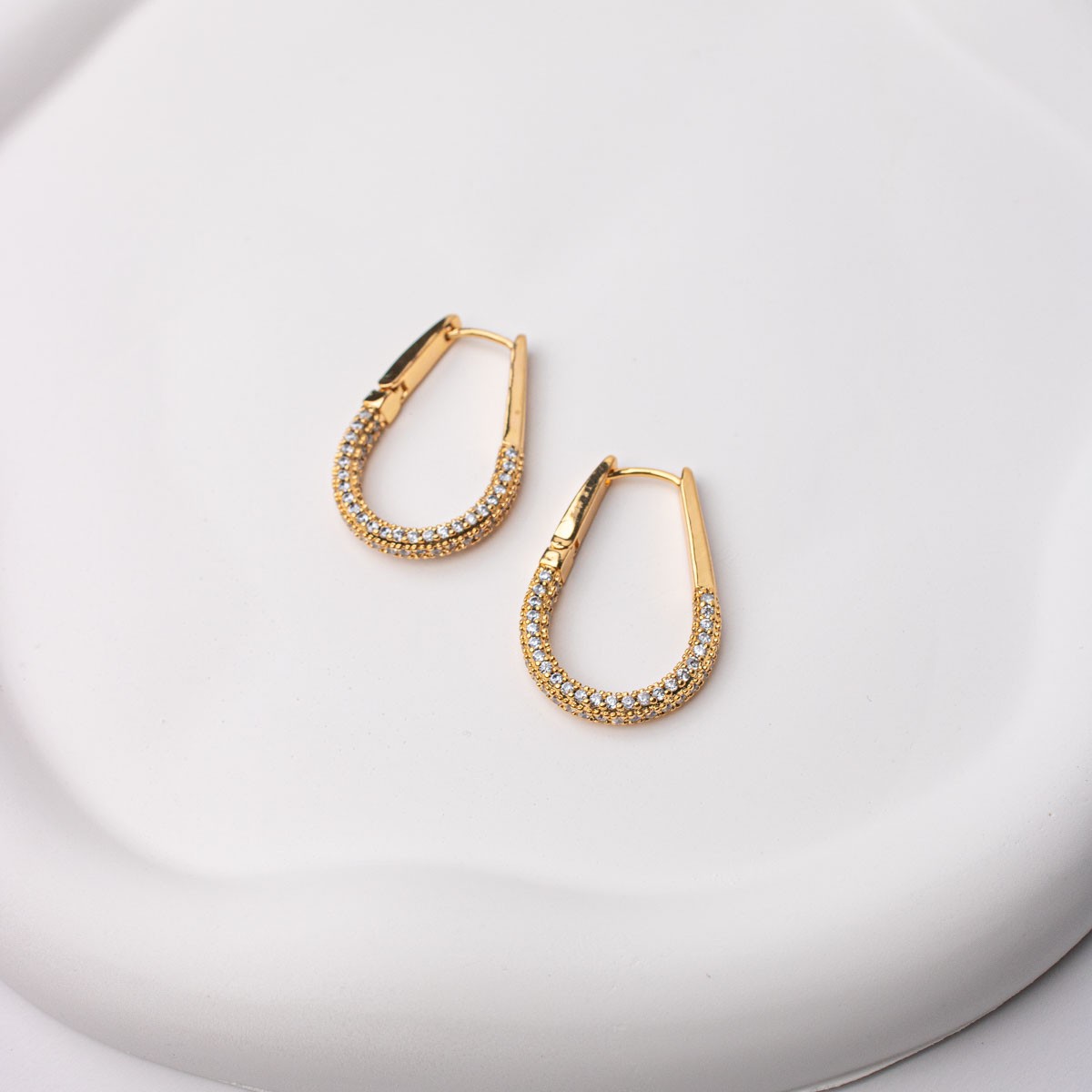 Zirkon Taşlı Uzun Oval Gold Küpe