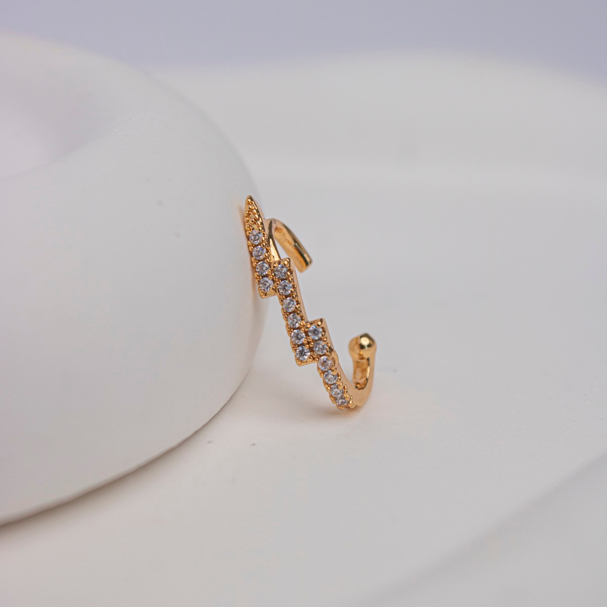 Zirkon Taşlı Şimşek Çelik Earcuff