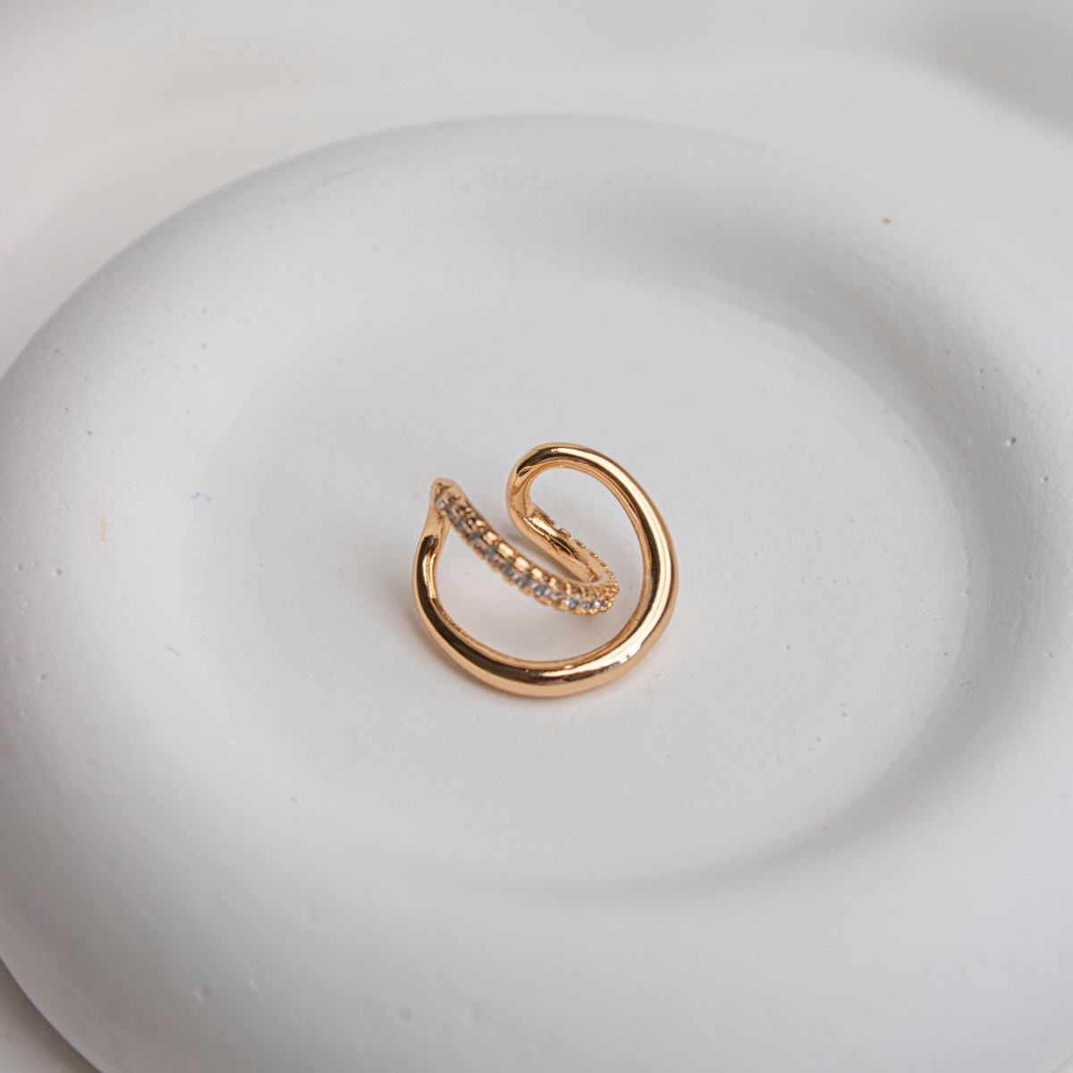 Zirkon Taşlı Sarmal Çelik Earcuff
