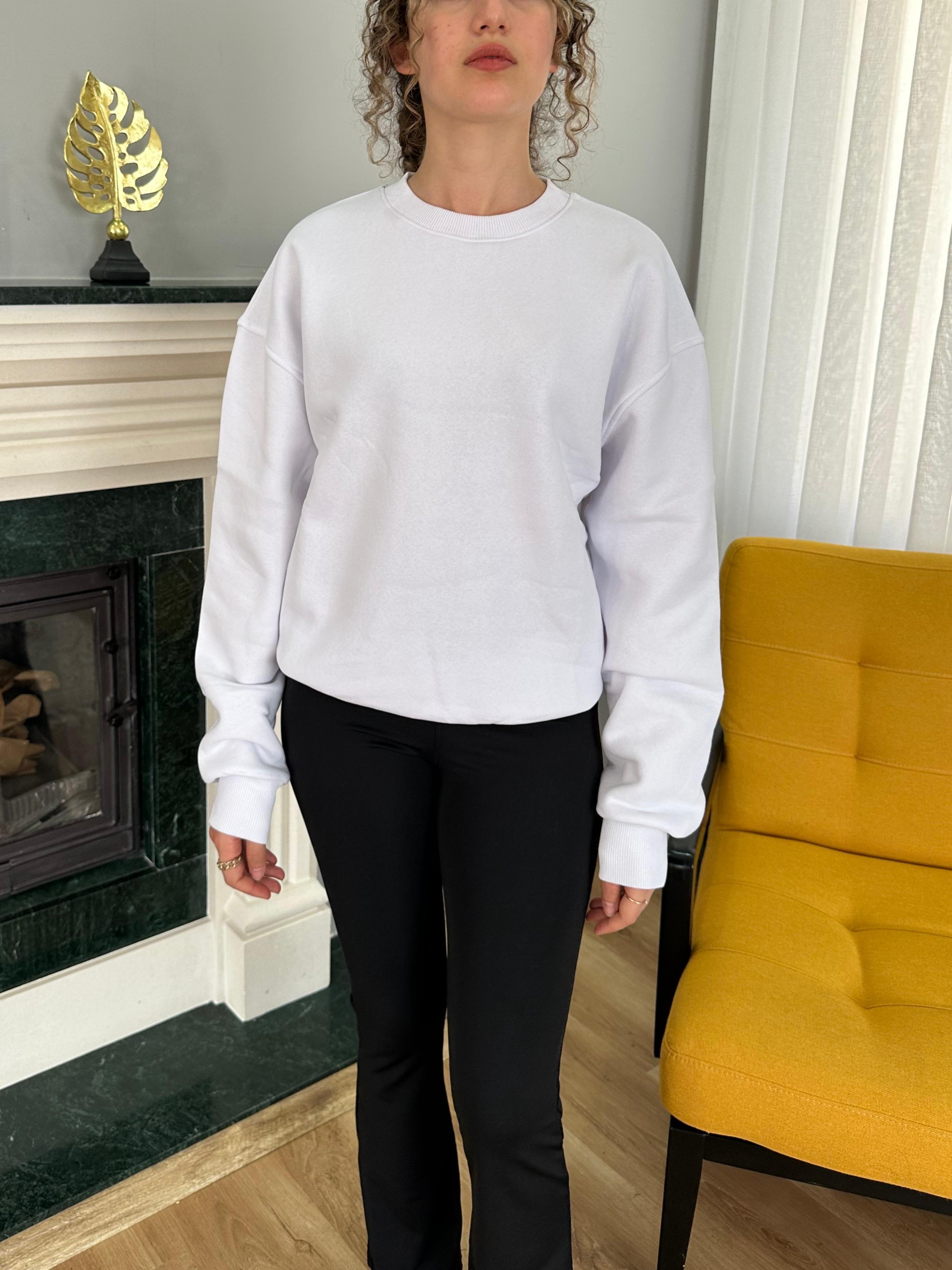 BEYAZ SWEATSHIRT