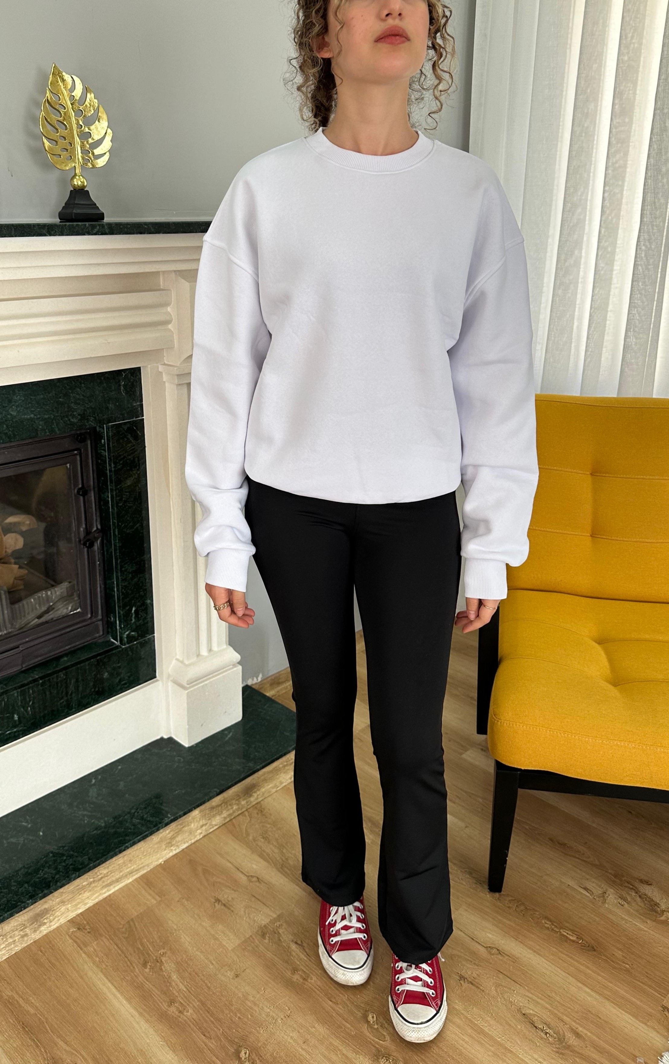 BEYAZ SWEATSHIRT