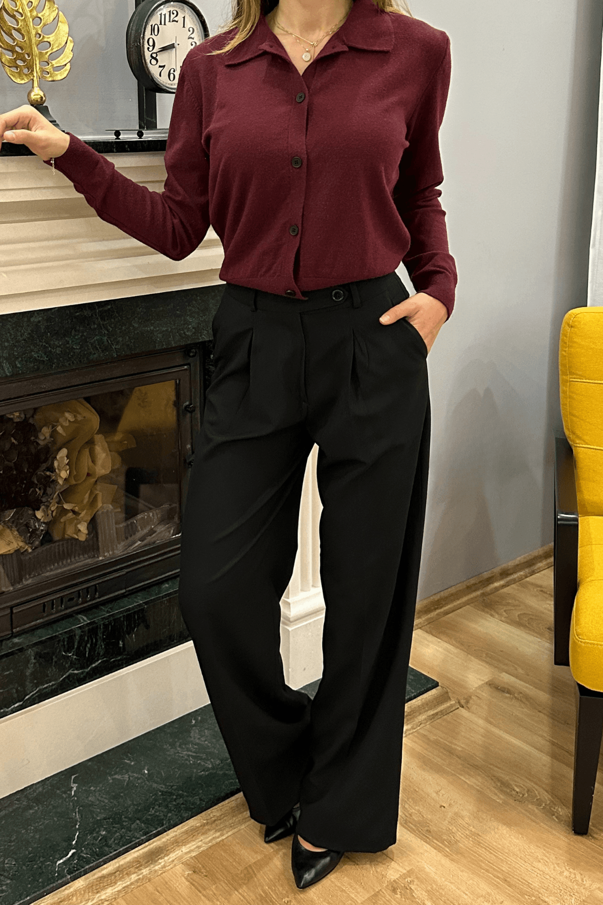 Siyah Pile Detaylı Kumaş Pantolon