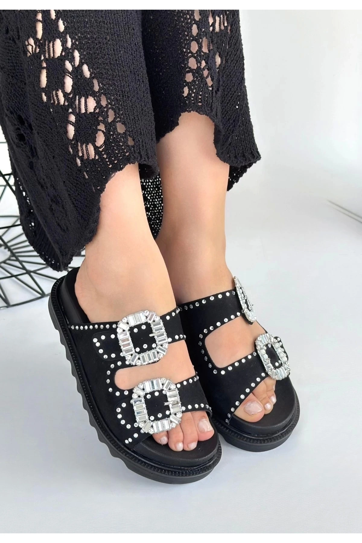 Juana Siyah Nubuk Taşlı Terlik