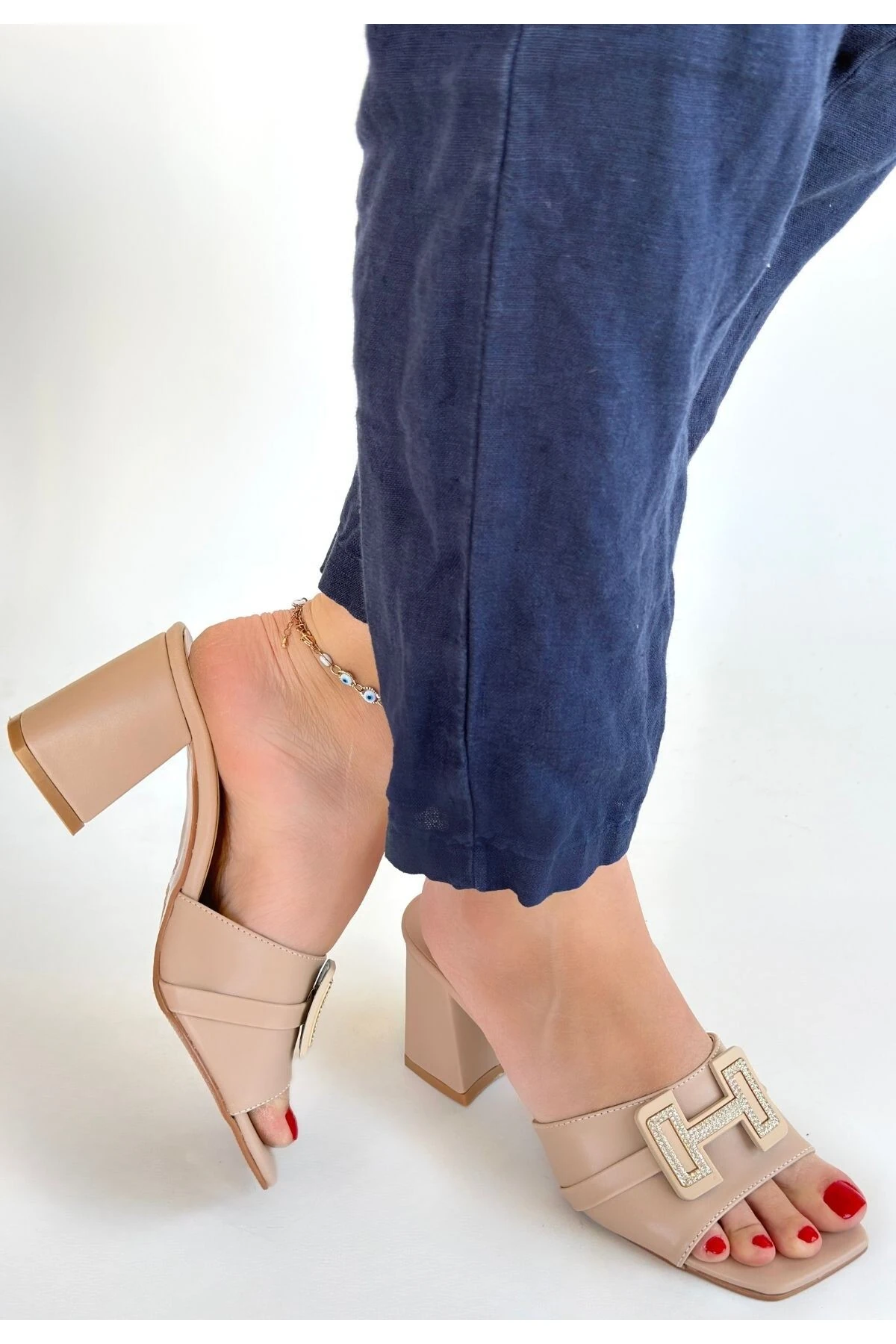 Erew Bej Cilt Topuklu Terlik - Lisinya