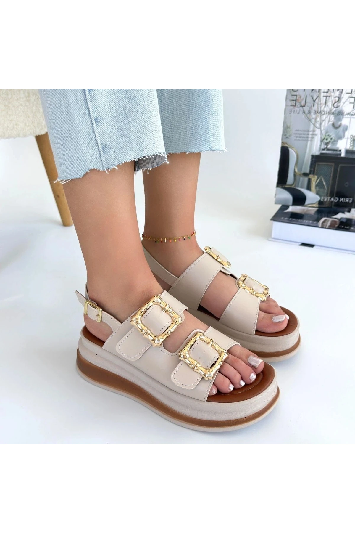 Stan Bej Cilt Sandalet