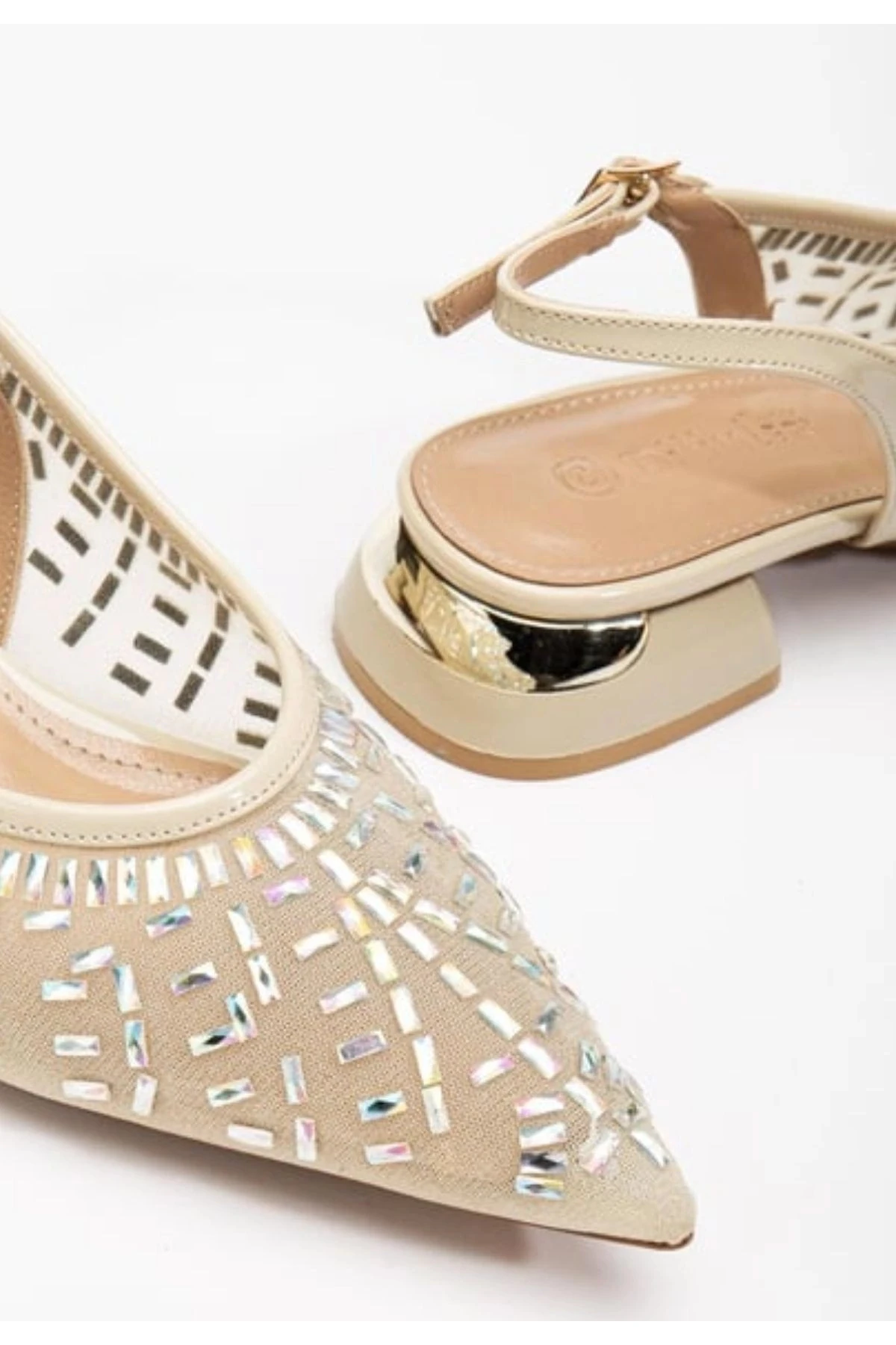 Piyar Bej Taşlı Topuklu Ayakkabı - Lisinya
