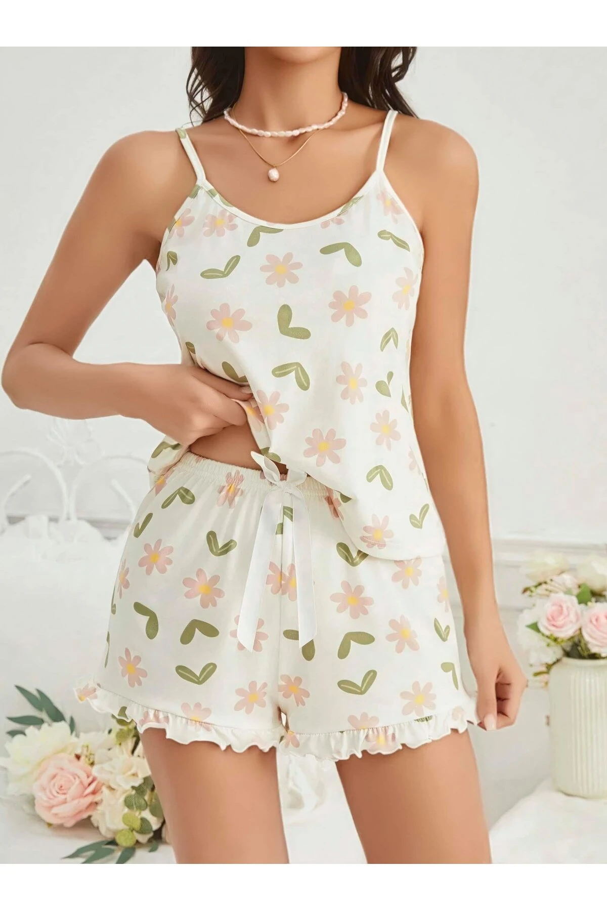 Kadın Ekru Çiçek Baskılı Şortlu Gecelik Pijama Takımı 5047