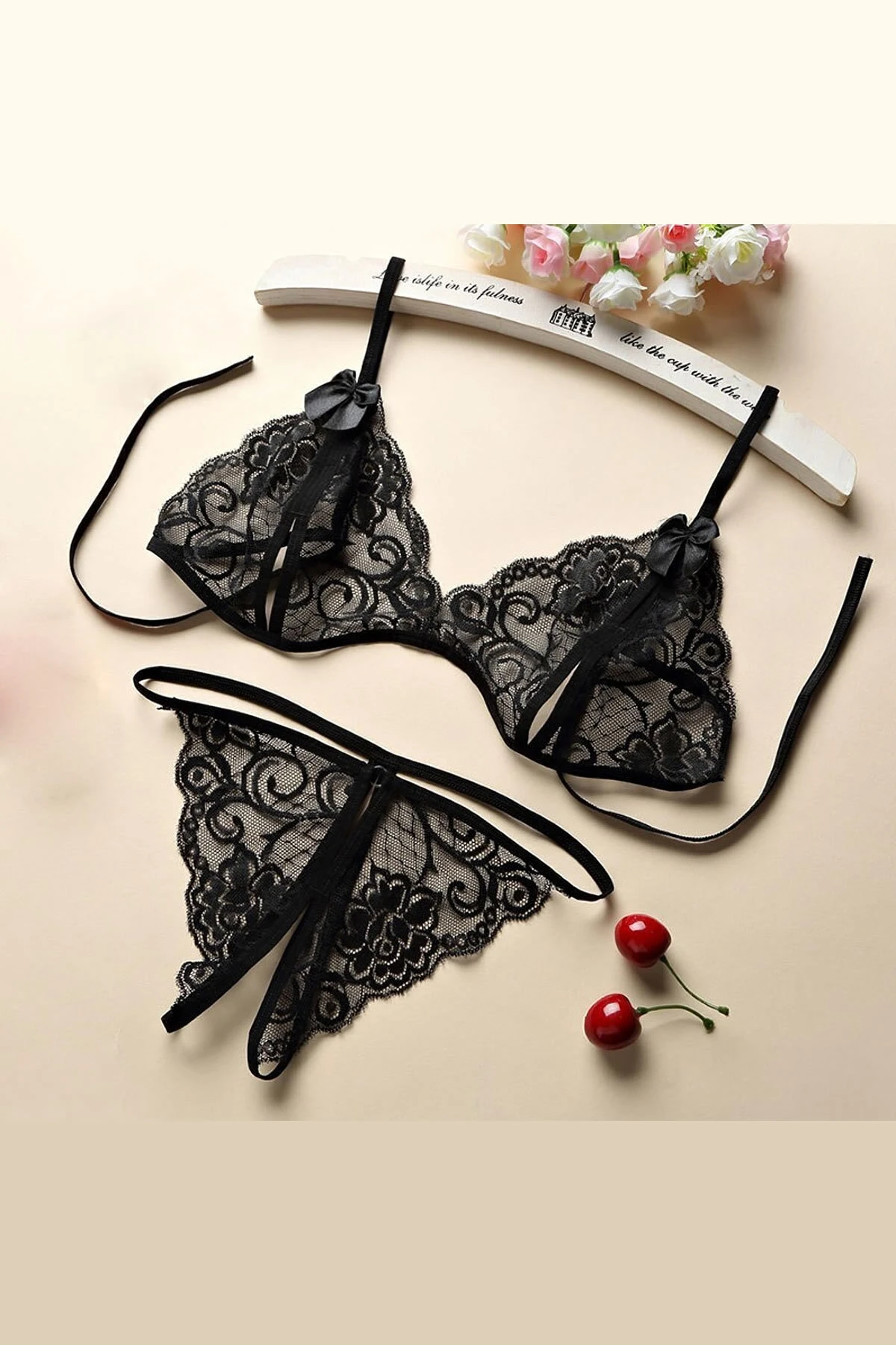 Kadın Siyah Dantelli Sütyen Külot Takımı – Modern, Konforlu ve Günlük Kombinlere Uygun