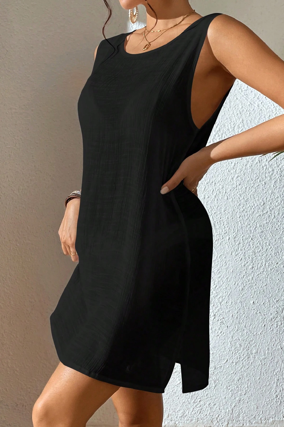 Kadın Siyah Sırt Detaylı Yırtmaçlı Plaj Elbisesi Pareo – Şık, Rahat ve 4 Mevsim Kullanıma Uygun