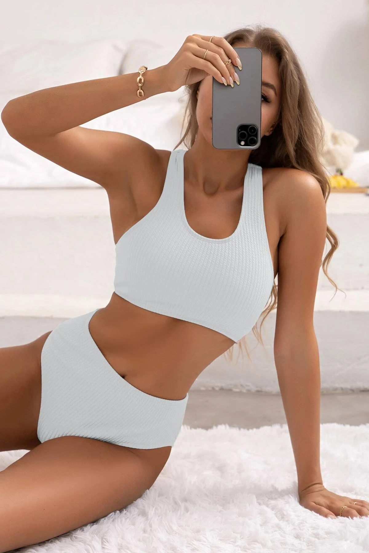 Kadın Beyaz Çapraz Sırt Detaylı Iç Çamaşır Takımı – Modern, Konforlu Ve Günlük Kombinlere Uygun