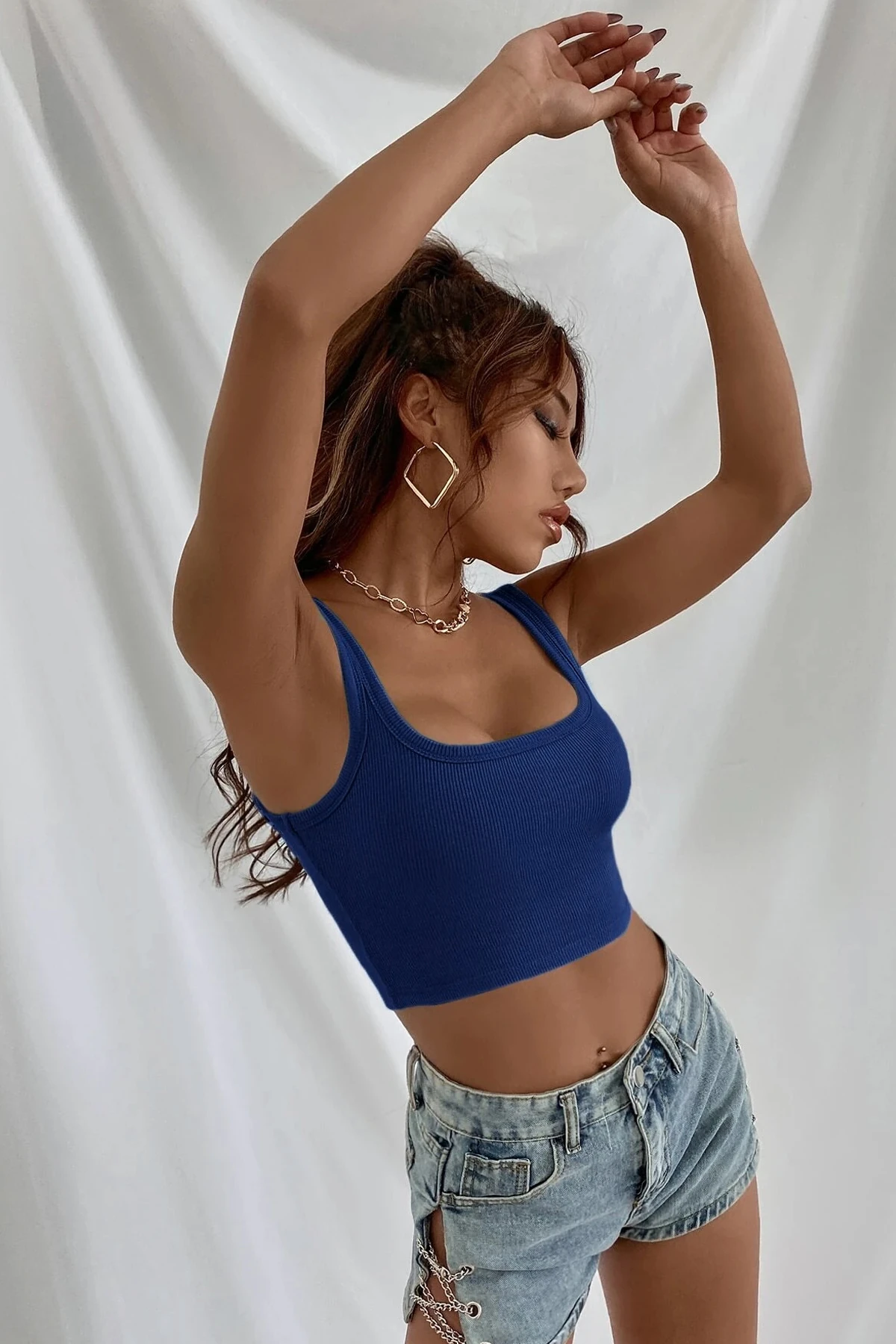 Kadın Lacivert Kalın Askılı Crop Top Büstiyer – Modern ve Şık Tasarım