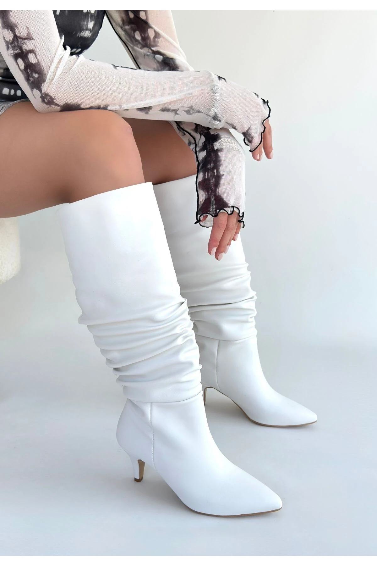 Zelya Beyaz Cilt Topuklu Çizme - Lisinya