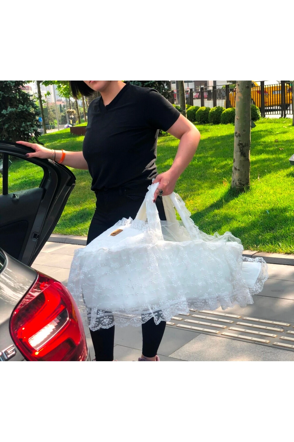 Fistolu Güpürlü Lüks Yenidoğan Bebek Yatağı - Ekru