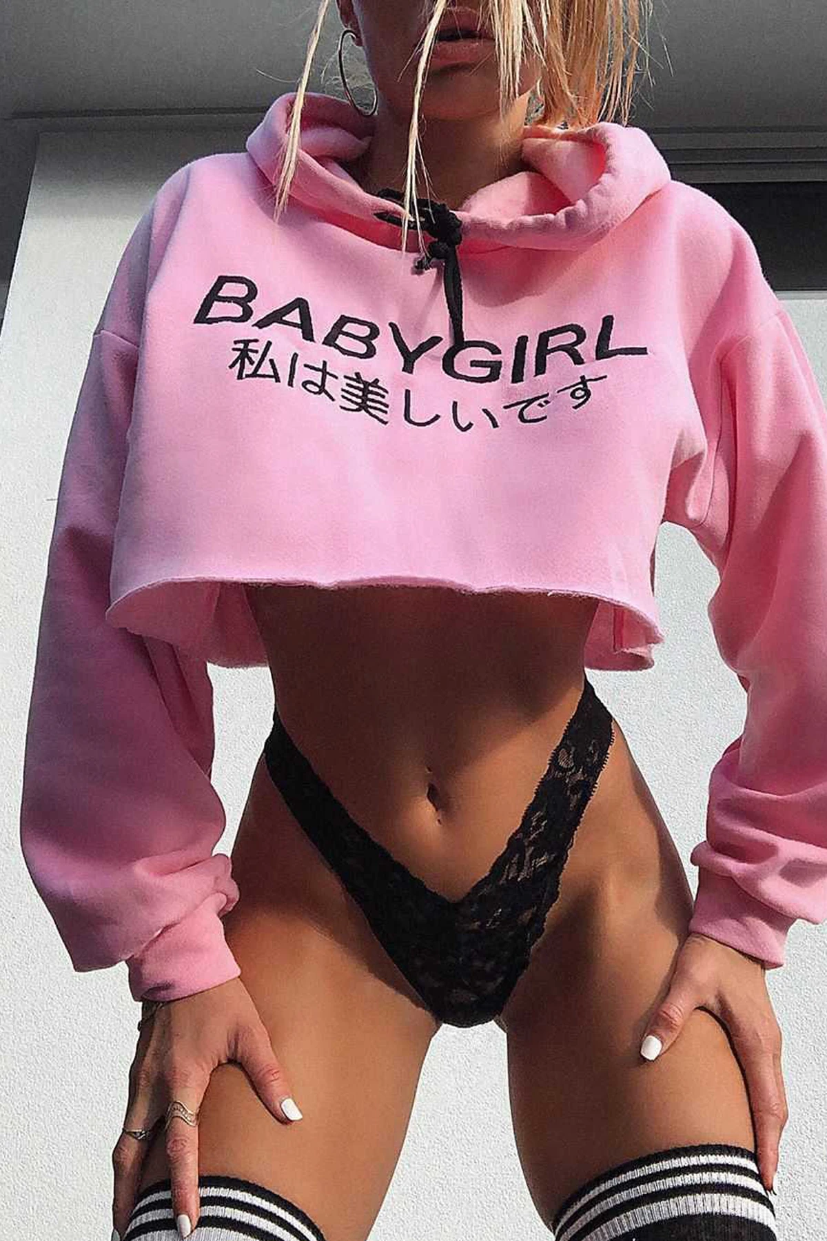 Kadın Siyah Dantel Tanga Külot – Modern ve Şık Tasarım