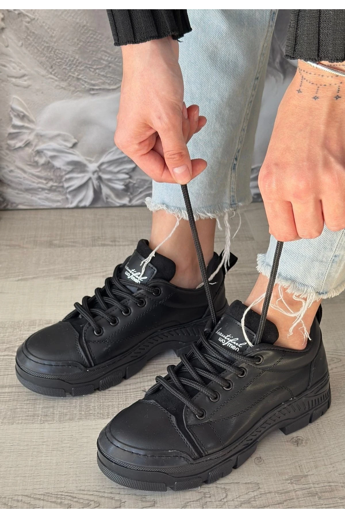 Jule Siyah Cilt Bağcıklı Spor Ayakkabı