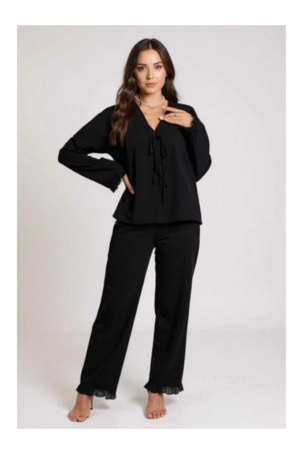 Kadın Önden Bağlamalı Kolu ve Paçası Fırfır Detaylı Uzun Kollu Pijama Takımı